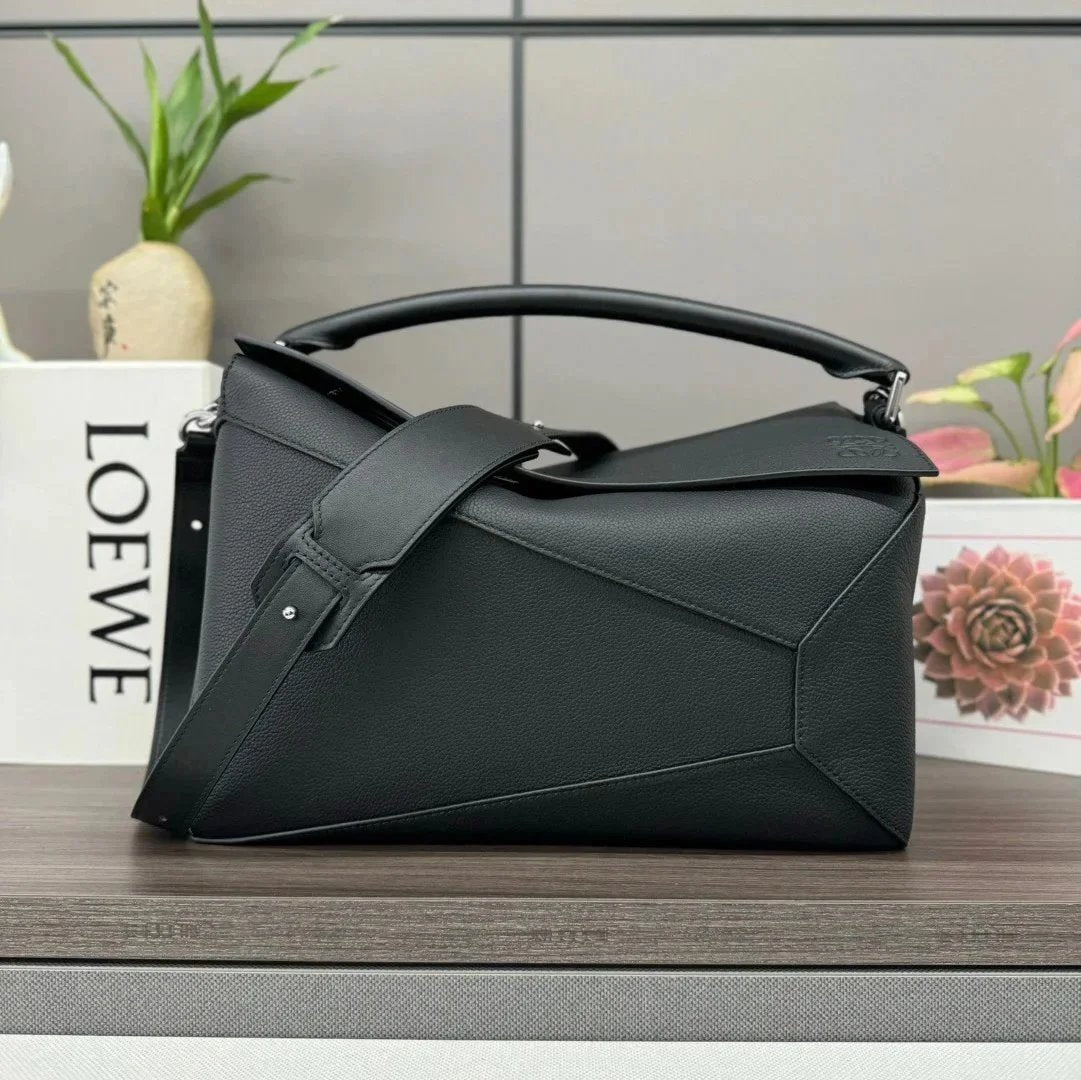 LOEWE Backpack Top version 【Super Version Original Factory】New Size for Counter Synchronization Puzzle Handbag Geometric Messenger Bag Men's Bag Large Shoulder Bag Messenger Bag Handbag Men's and Women's Bags New sise Large Geometric Men's Bag Map Pack33c
