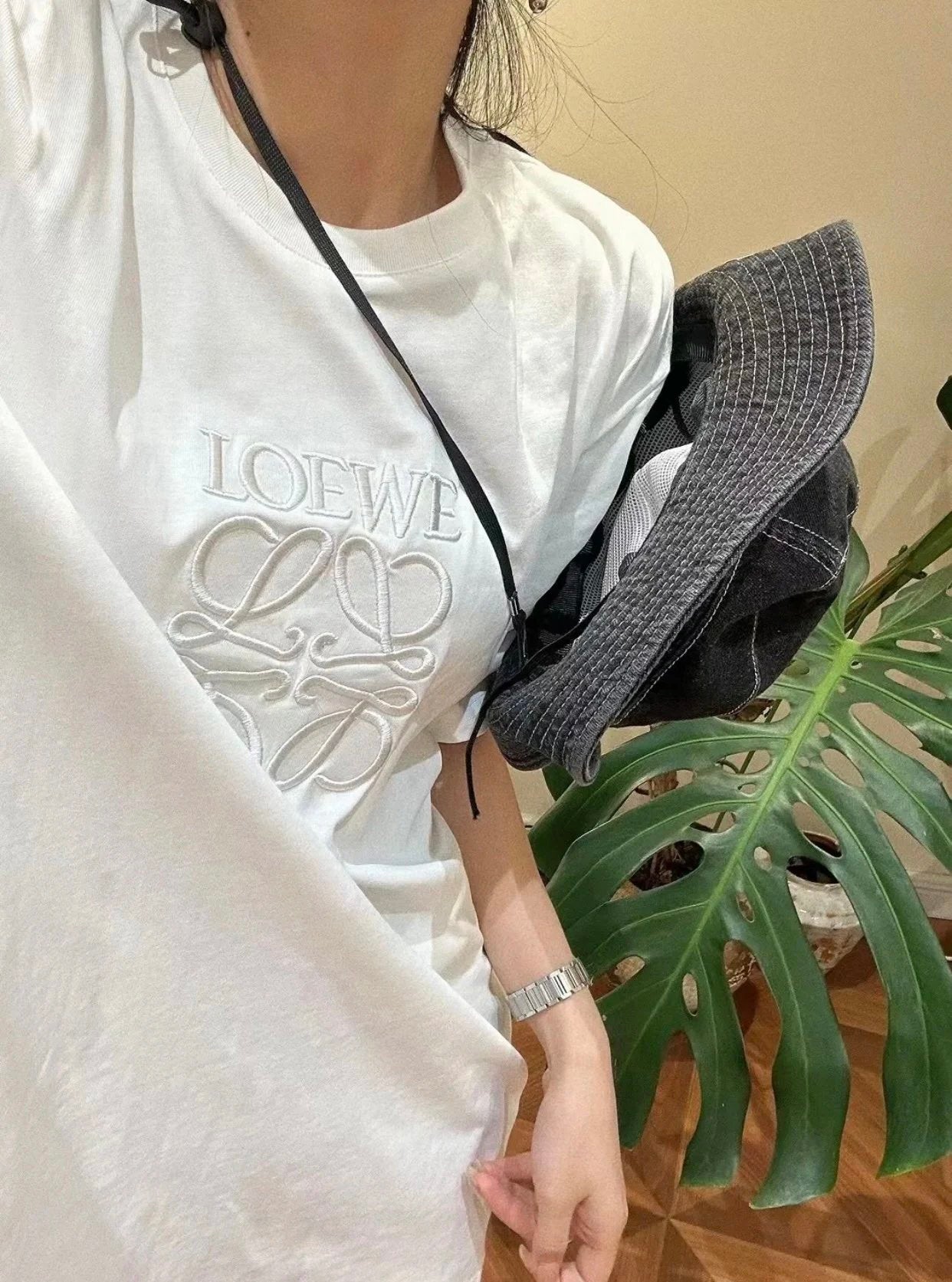 LOEWE T-shirt Chest Letter Embroidery LOGO round Neck Short Sleeve25ss New pure cotton T Unisex T-Shirt OS Loose Fit Base Shirt Top Half Sleeve T-Shirt