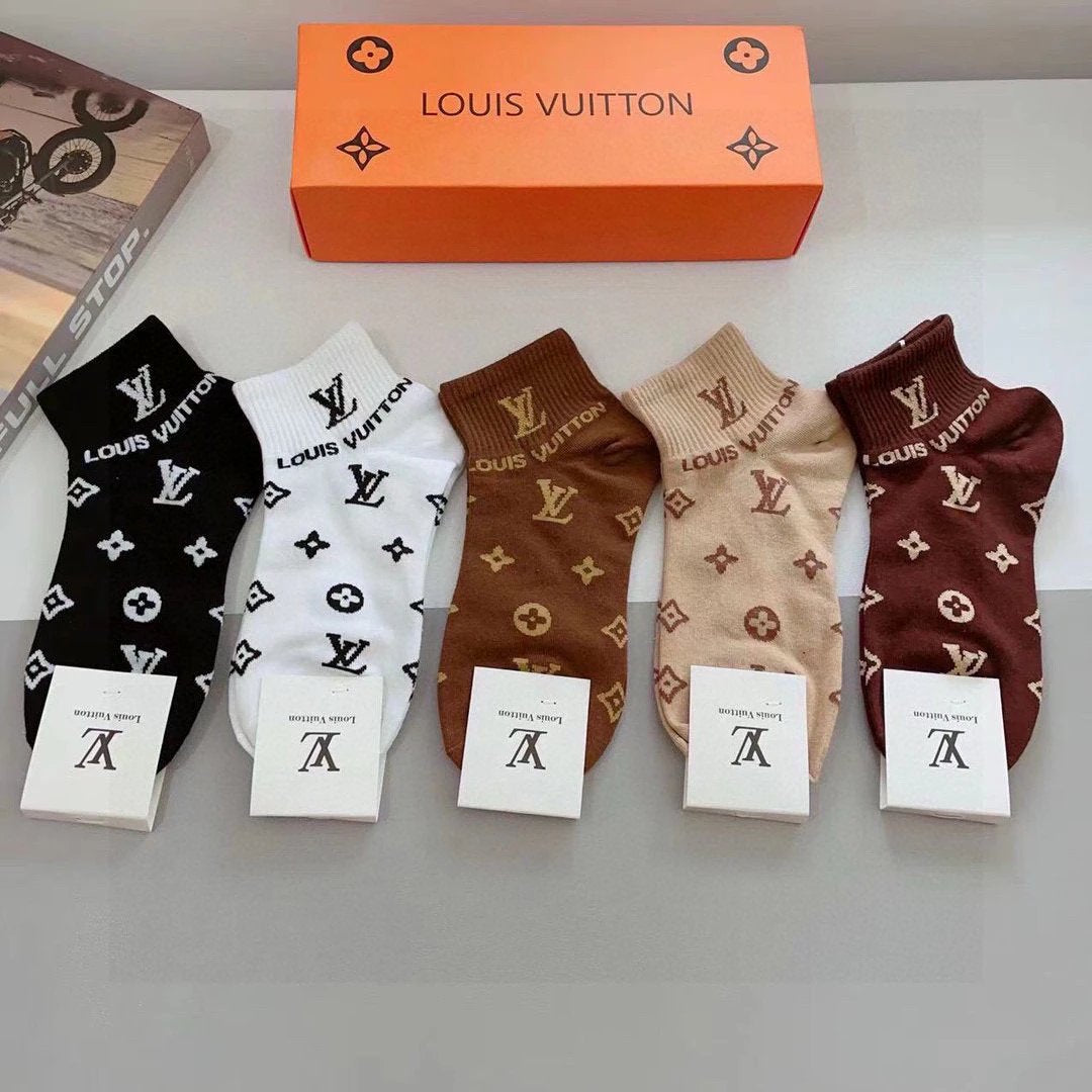 Louis Vuitton LV Sock 【a Box5Double】Classic Letters logo Breathable and Stylish Pure Cotton Mid-Calf Socks25ss New Cotton Socks Spring Summer Autumn Thin Business Sports Casual Versatile Deodorant Sweat-Absorbing