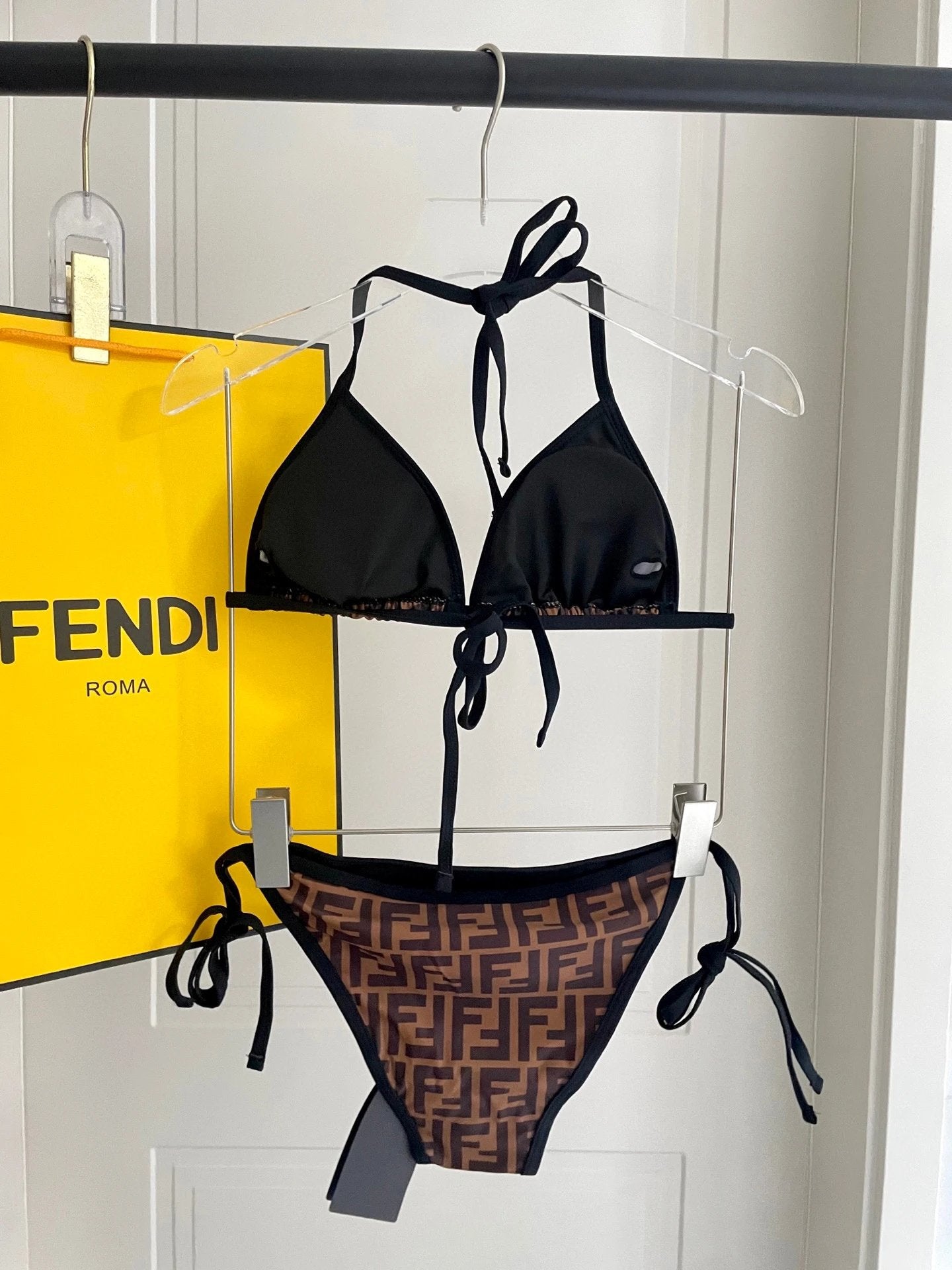 Fendi swimsuit Full Print Double F Printed Bikini Two-Piece Swimsuit Sexy Beach Pool Vacation Hot Spring Small Chest Gathered Backless White Women's Swimwear