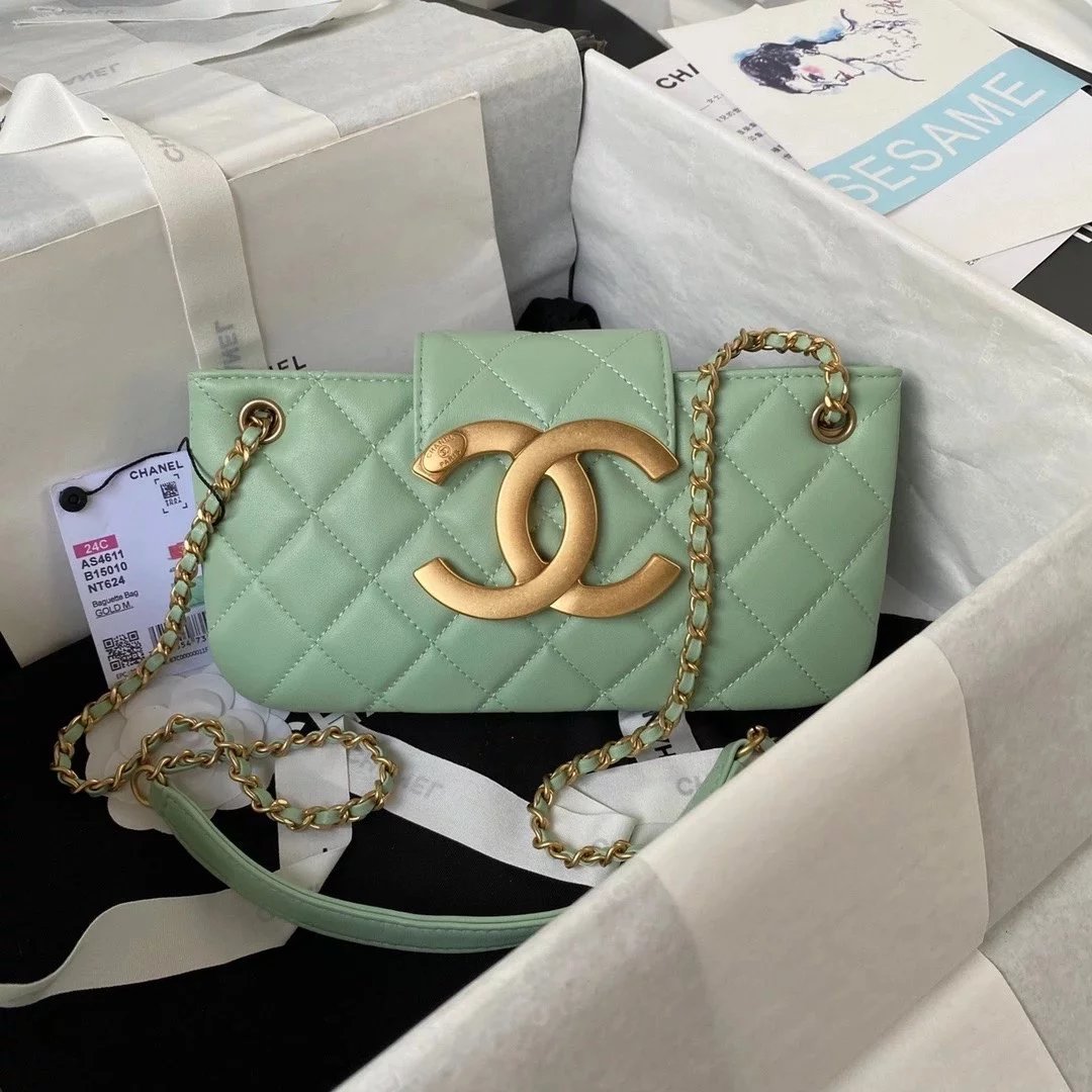 Chanel Women's Bag Top version Fried Street Bag Small New24C Retro Large logo French Stick Foreskin Wear Chain Diamond Plaid Interpretation of Classic Elements24c New Oversized Pair C Large logo Baguette Bag Women's Shoulder Messenger Bag As 4611
