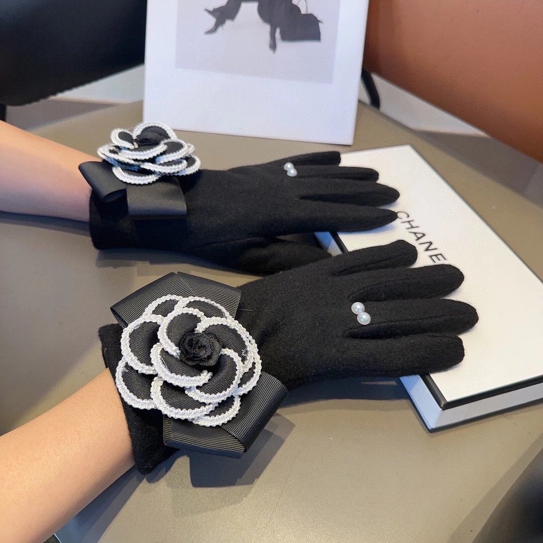 Chanel Gloves Gloves High Quality Wool Gloves,Fashion Gloves,Autumn and Winter Warm Velvet Lining,Classic Simple Super Comfortable and Soft、All-Match Free Size