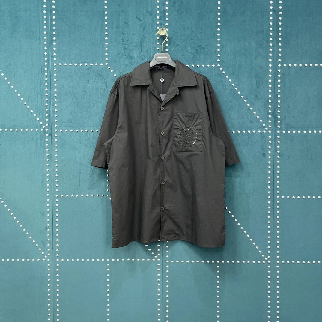 Louis Vuitton LV Shirt Front Pocket Sequin Embroidery logo Shijia Turn-down Collar Short Sleeve Shirt Unisex Versatile Business Casual Slim Fit Jacket