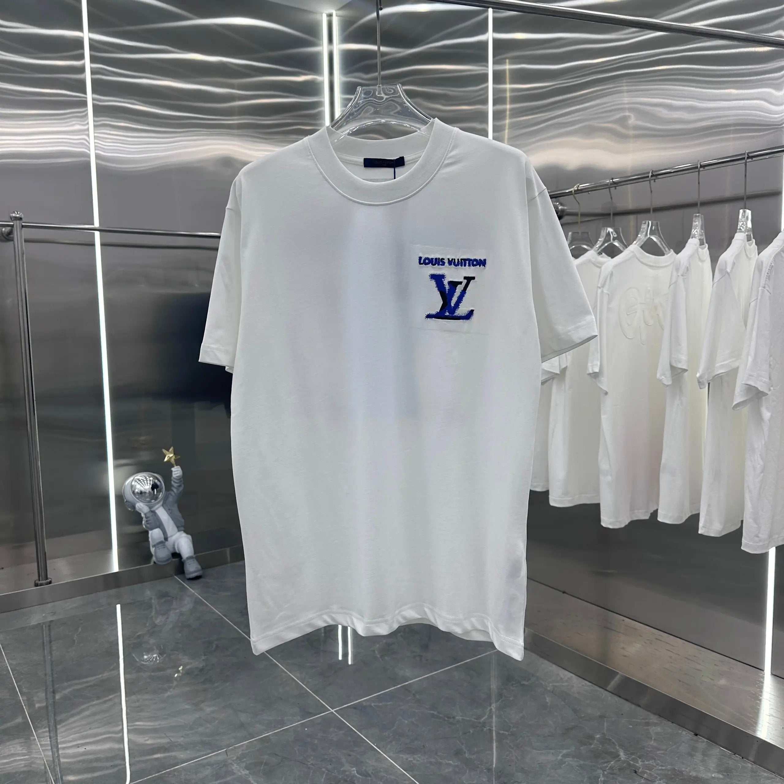Louis Vuitton LV T-shirt Front Color Block Overlapping Embroidery logo round Neck Short Sleeve25ss New pure cotton T Unisex T-Shirt OS Drop Shoulder Loose Fit Base Shirt Top T-Shirt Short Sleeve