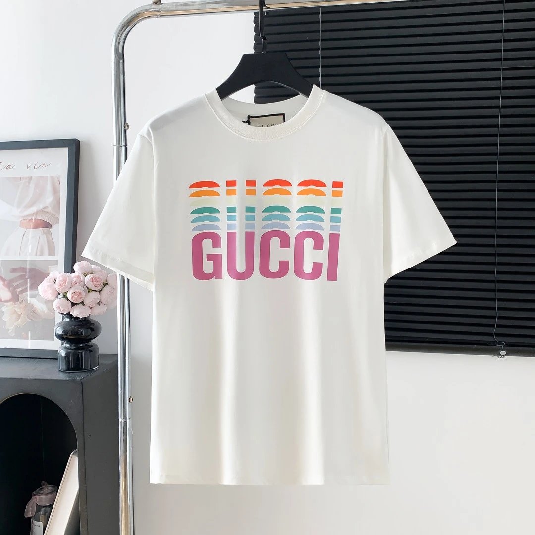 Gucci T-shirt Colorful Print on the Chest Logo Logo Crew Neck Short Sleeve25ss New pure cotton T Unisex T-Shirt OS Loose Fit Base Shirt Top Half Sleeve T-Shirt