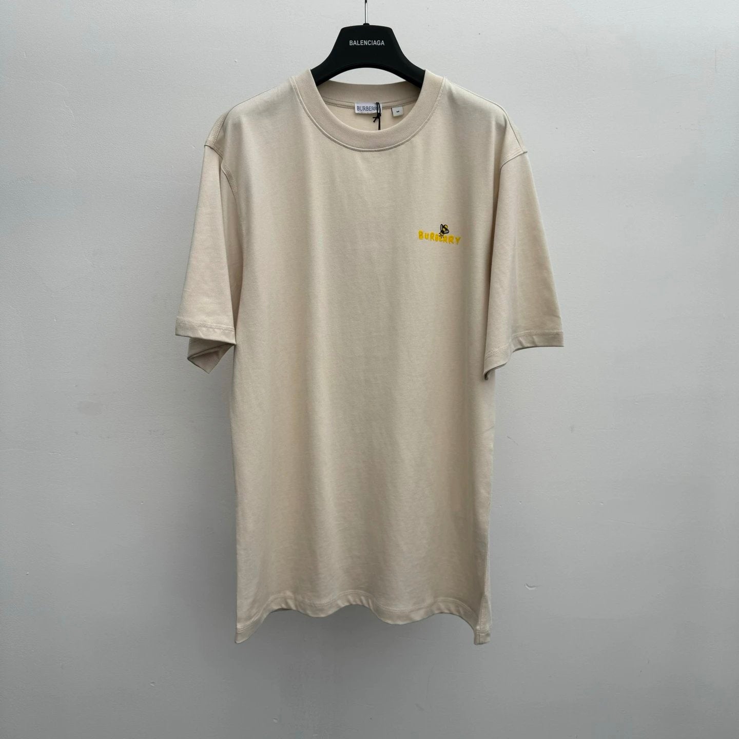 Burberry T-shirt Back with Honeycomb Flocking Print logo round Neck Short Sleeve25ss New pure cotton T Unisex T-Shirt OS Drop Shoulder Loose Fit Base Shirt Top T-Shirt Short Sleeve