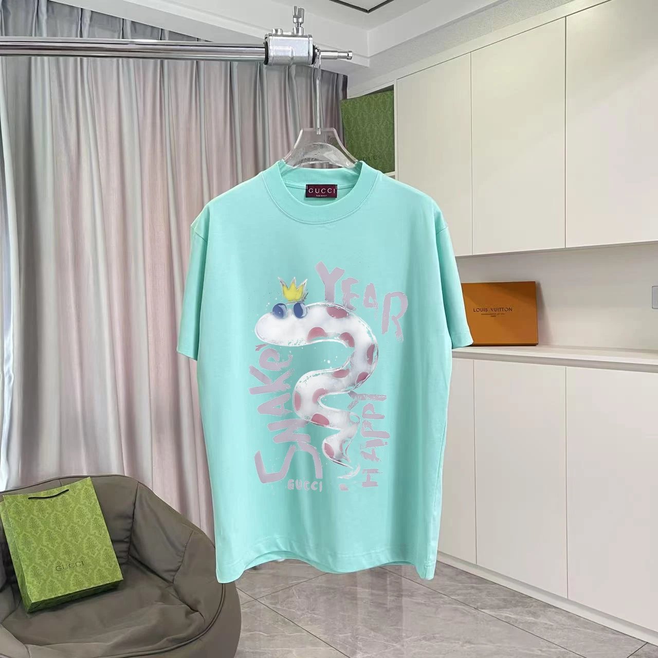 Gucci T-shirt Limited Edition Letter Print on Chest for the Year of the Snake logo round Neck Short Sleeve25ss New pure cotton T Unisex T-Shirt OS Loose Fit Base Shirt Top Half Sleeve T-Shirt