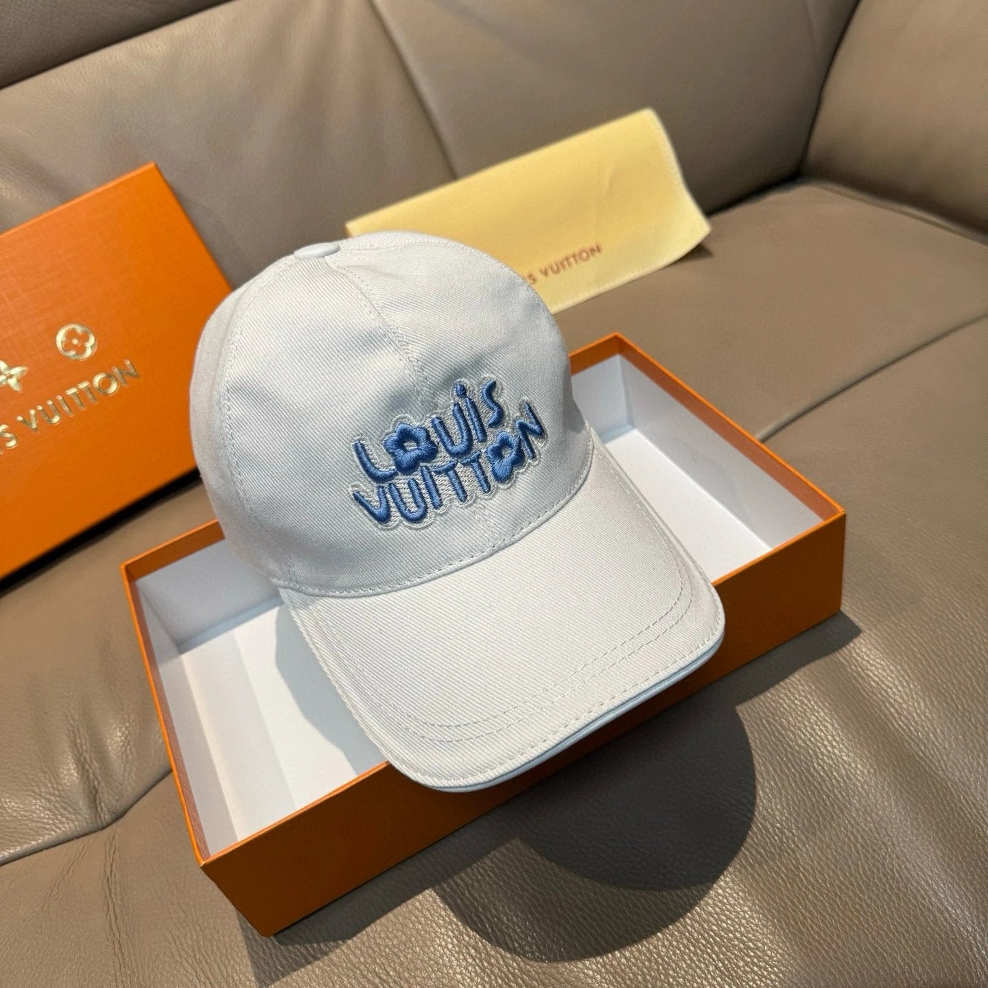 Louis Vuitton LV Hat Letter Embroidery logo Baseball Cap Sunshade Sun Protection Duckbill Cap Slimming Face Curved Brim Versatile Large Head Circumference Sports Hat Unisex Couple Style
