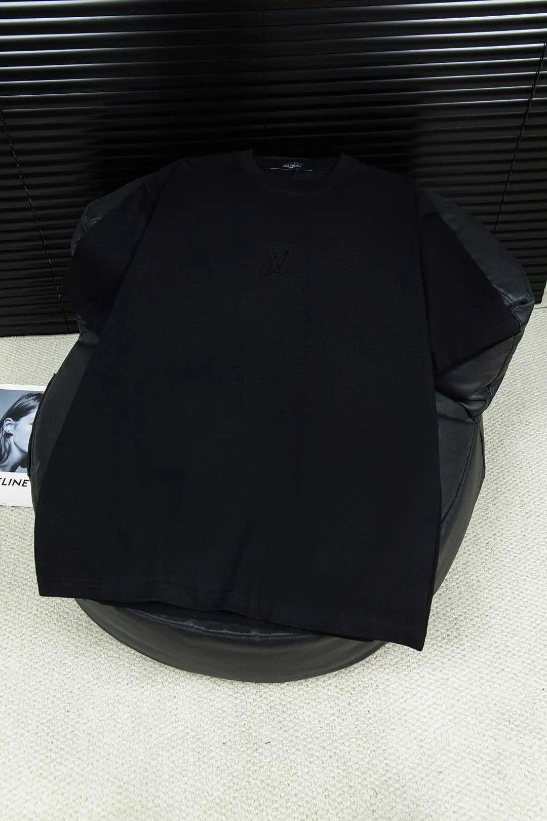 Louis Vuitton LV T-shirt Classic Embossed Pattern on the Chest logo round Neck Short Sleeve25ss New pure cotton T Unisex T-Shirt OS Loose Fit Base Shirt Top Half Sleeve T-Shirt