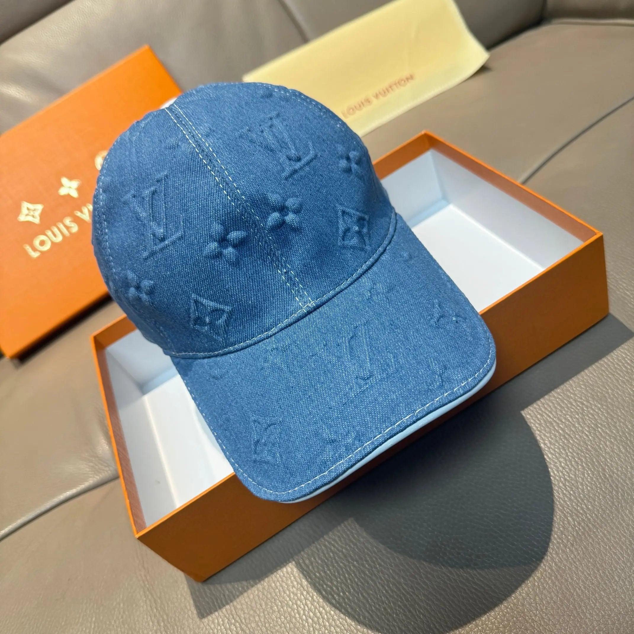 Louis Vuitton LV Hat Full-width Old Flower Letters logo Baseball Cap Sunshade Sun Protection Duckbill Cap Unisex Couple Style Large Head Circumference Slimming Face Curved Brim Versatile Sports Hat