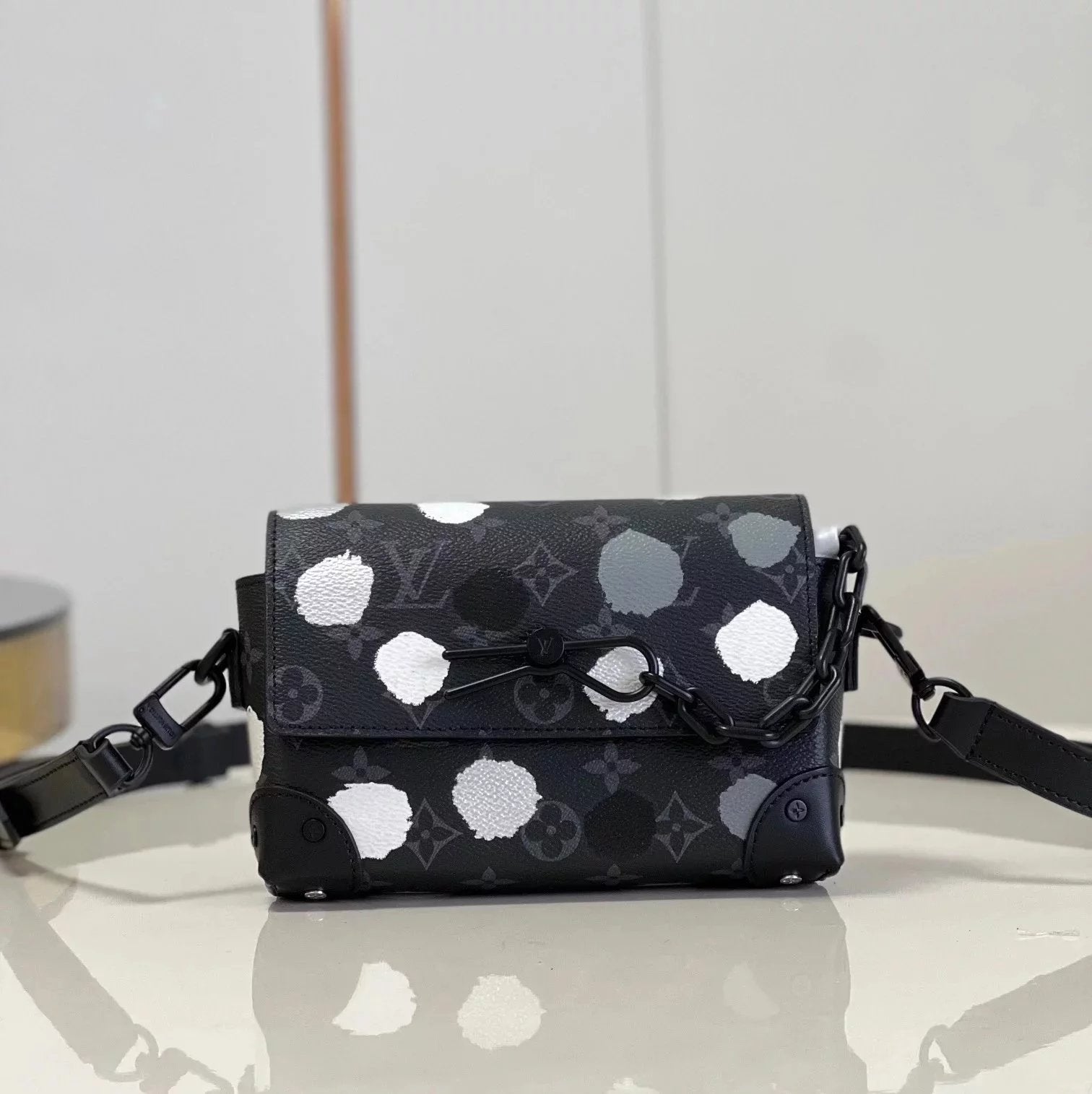 Louis Vuitton LV Men's Bag Top version 【Original Order】Spot Goods M81783Black Flower81746Embossed New Steamer Series Postman Men's and Women's Bags Single Shoulder Crossbody Chain Bag Magnetic Suction Flap Bag Adjustable Shoulder Strap New Color Blue