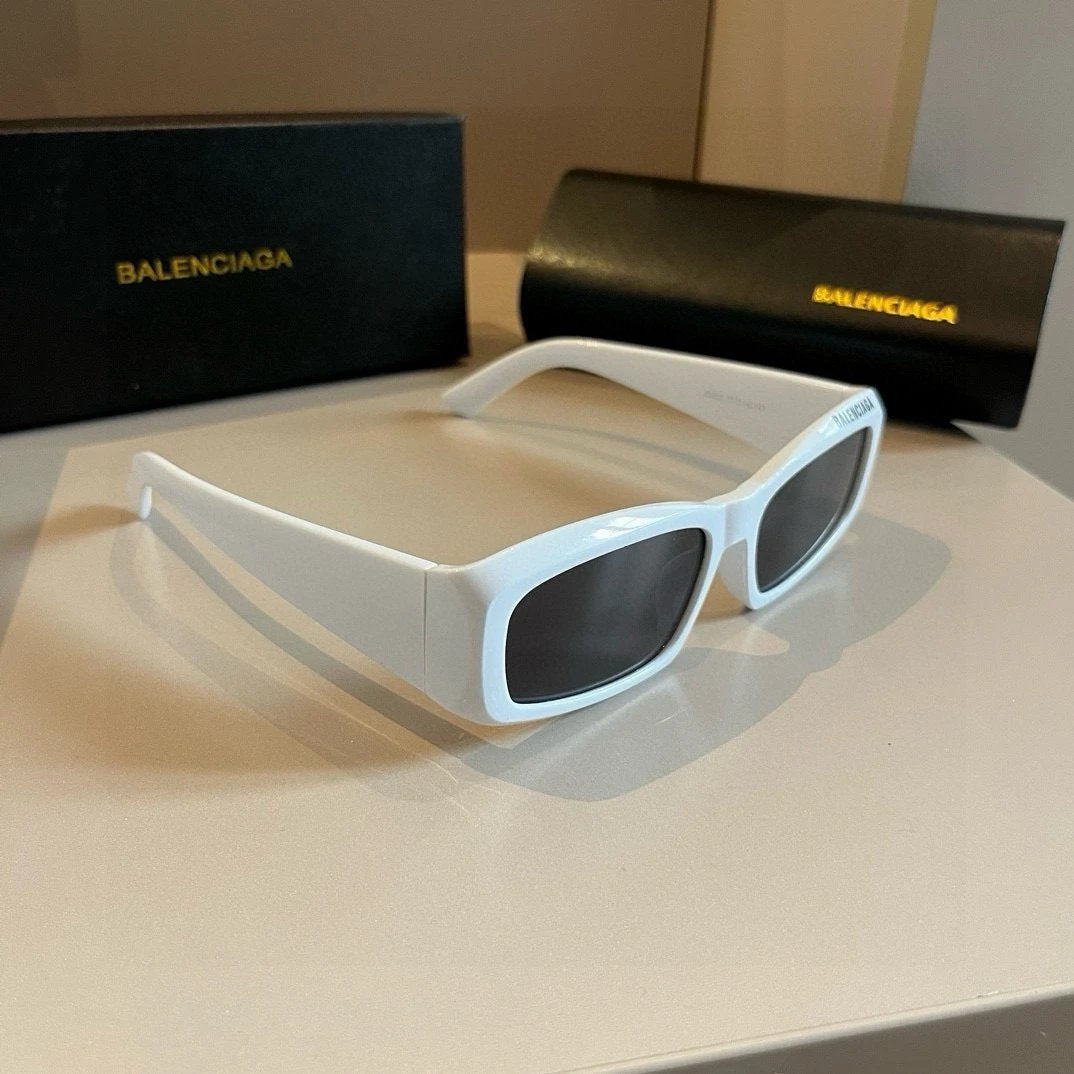 Balenciaga Sunglasses Logo Embellished Temple Sunglasses Slimming Non-Prescription UV Protection Unisex Couple Style Driving Beach Fishing25ss New Sports Casual Versatile