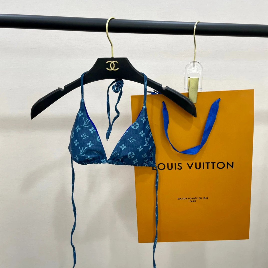 Louis Vuitton LV Swimsuit Full Print Jacquard Bikini Two-Piece Swimsuit Sexy Small Chest Gathered Beach Pool Backless White Women's Swimwear Vacation Hot Spring