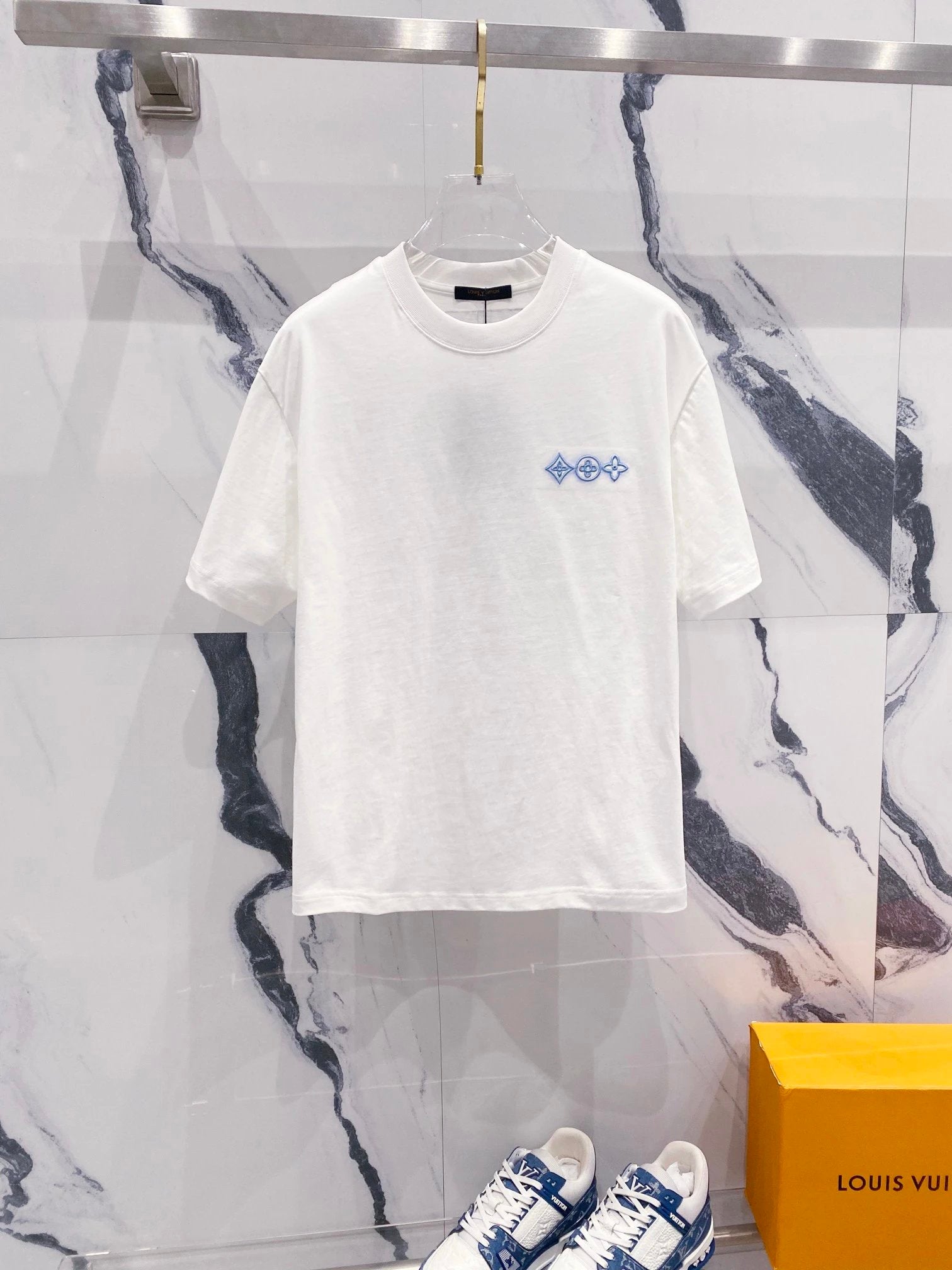 Louis Vuitton LV T-shirt Cloud Ink Spray Embroidered Letters LOGO Logo Crew Neck Short Sleeve25ss New Pure Cotton Unisex Style T T-shirt OS Loose Fit Base Shirt Short Sleeve Top T-Shirt