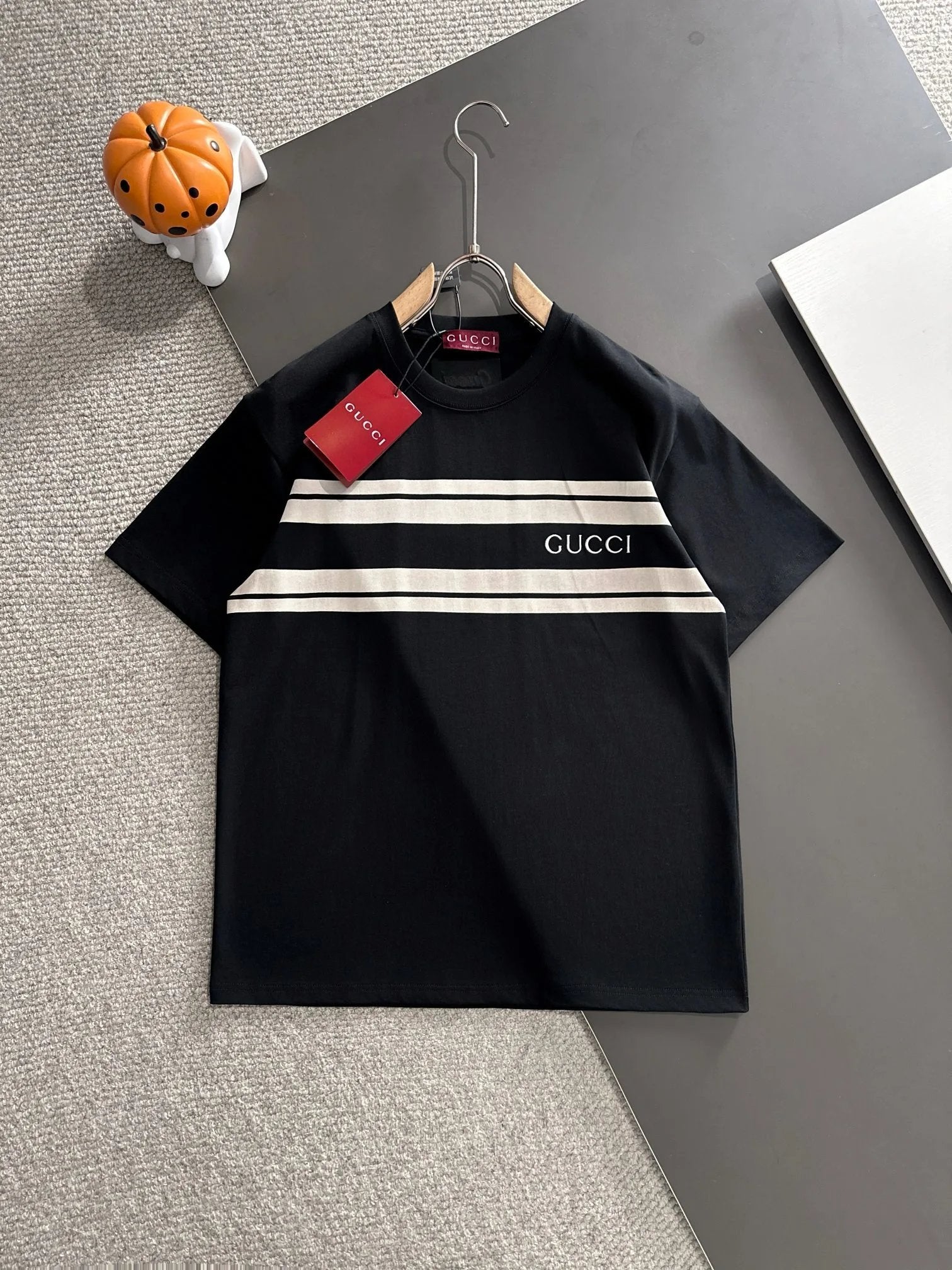 Gucci T-shirt Chest Letter Embroidery logo round Neck Short Sleeve25ss New pure cotton T Unisex T-Shirt OS Drop Shoulder Loose Fit Base Shirt Top T-Shirt Short Sleeve