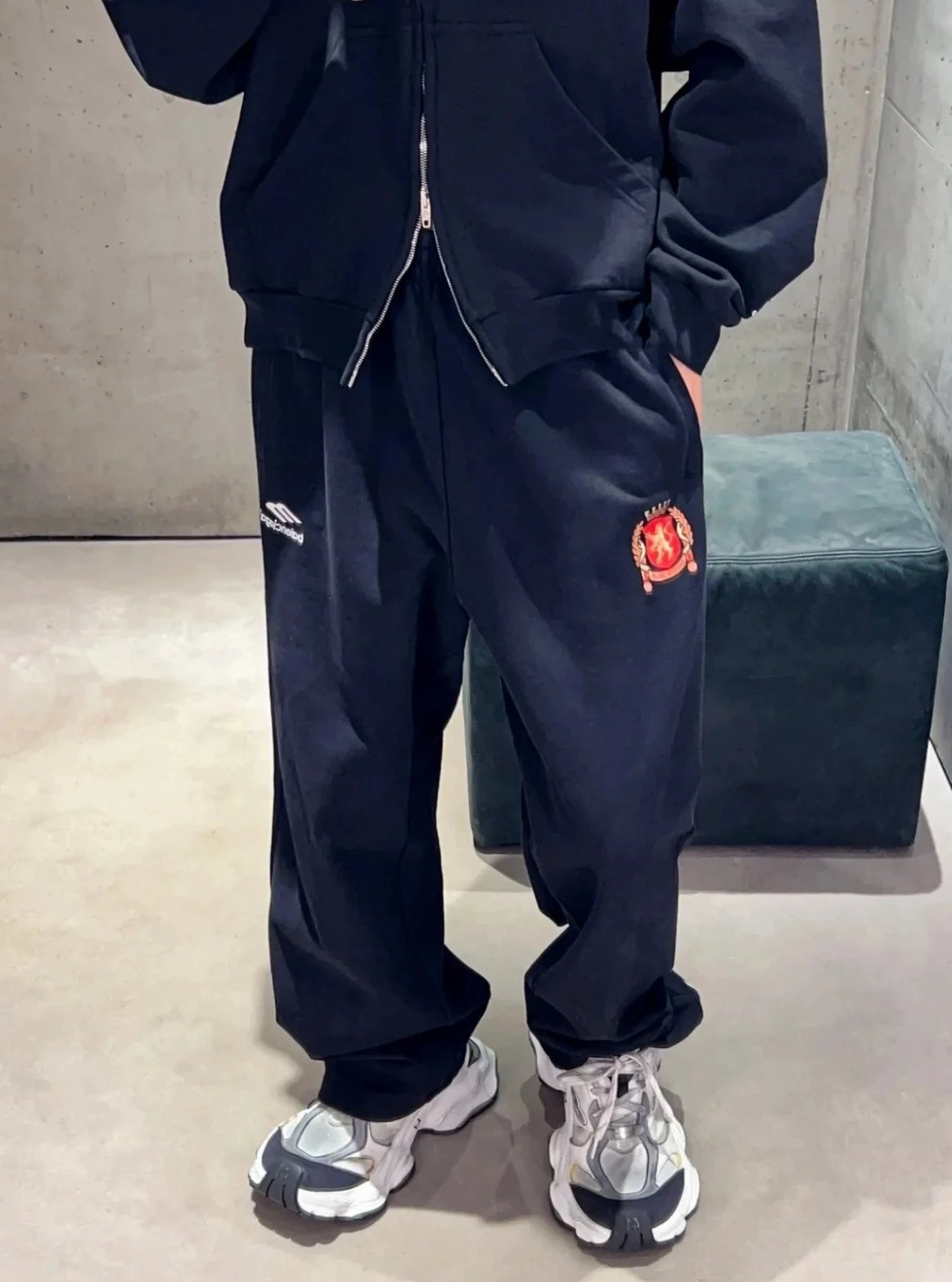 Balenciaga Sweatpants 24FW Manchester United Embroidered White Stripe Patchwork Sweatpants Straight Leg Long Pants Unisex Autumn Winter New Arrival