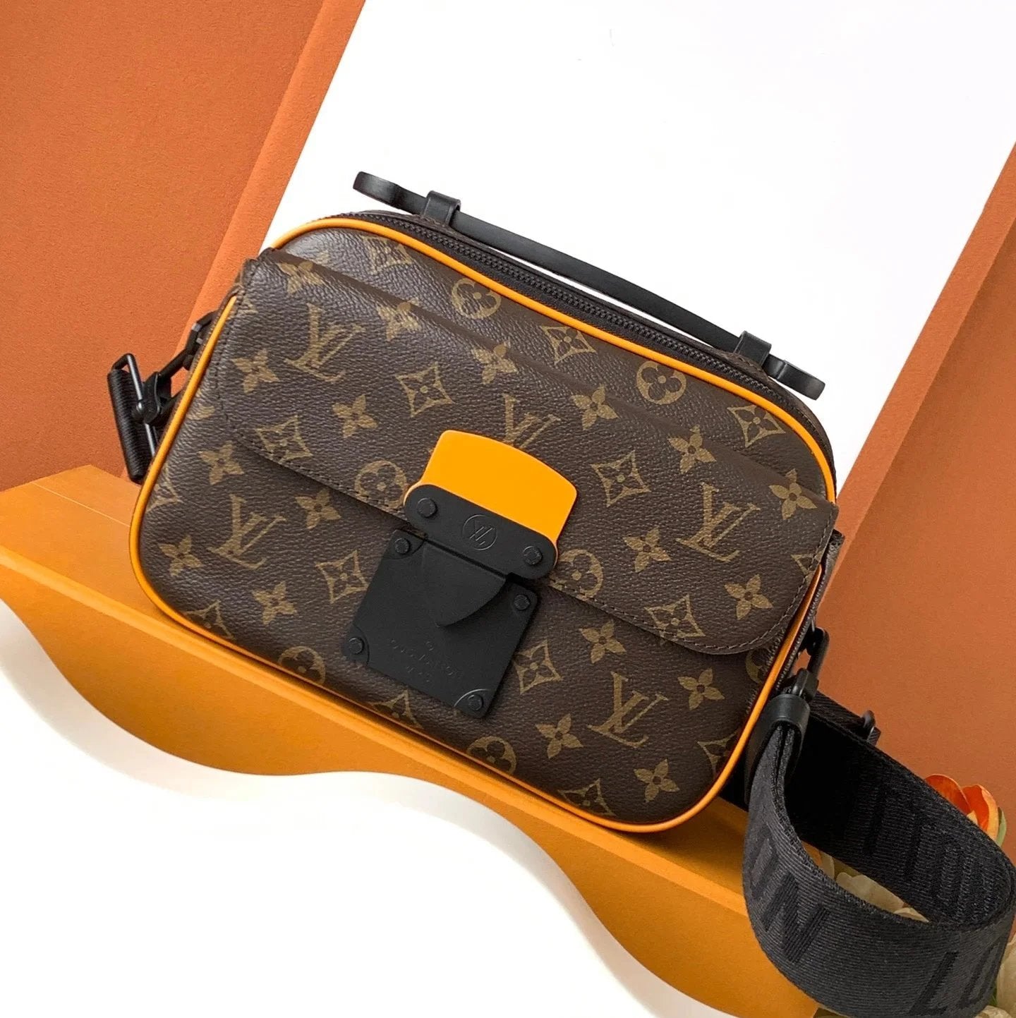 Louis Vuitton LV Men's Bag Top version Original Leather Upgraded All-Steel Hardware!M458062021New SLock Messenger Men's Bag Casual Messenger Bag Men's Bag Shoulder Bag Handbag Camera Bag Couple Men's and Women's Bags