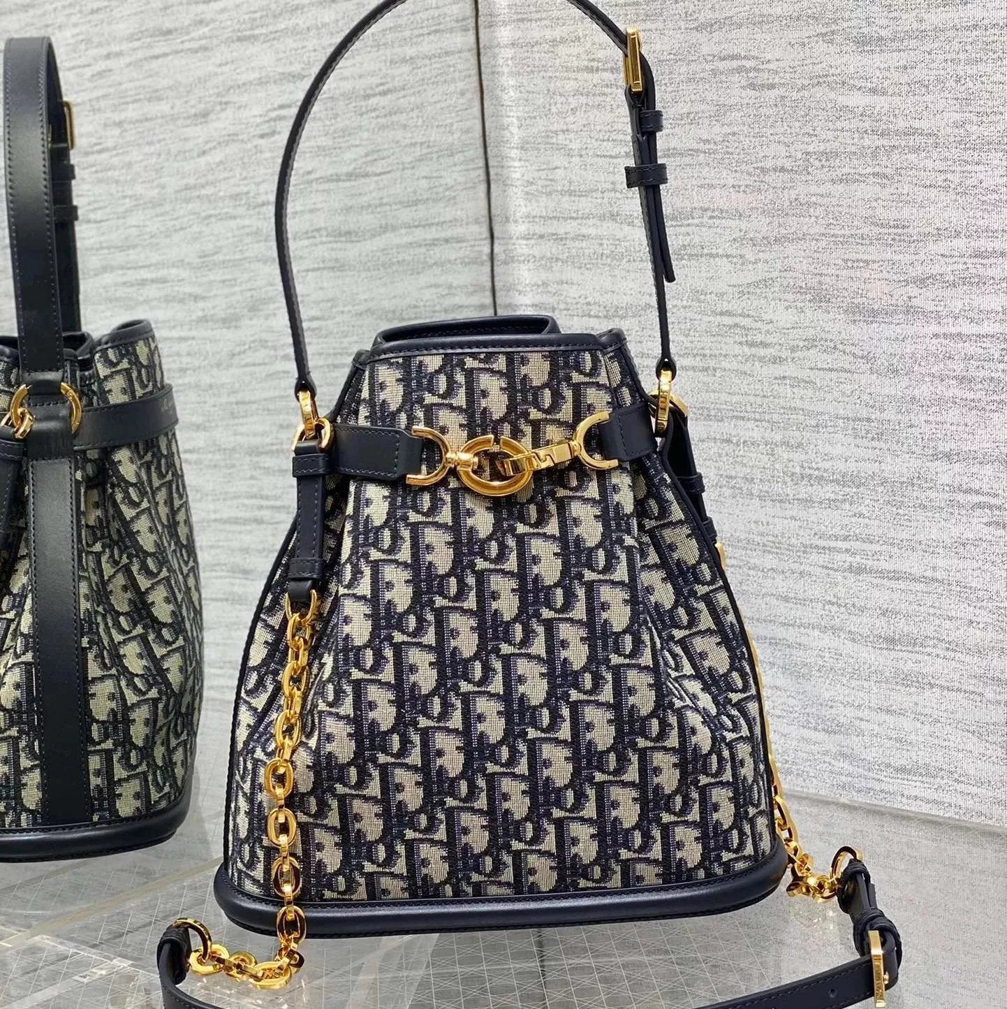 Dior Women's Bag Top version 【Original Factory】Latest Bucket Bag Brick Cabinet Latest C'est Series Handbag New Cest Water Bucket Bag Handbag Shoulder Underarm Bag Classic Retro Patterns Small Bucket Bag Bucket Bag Tote Bag Handmade Straw Bag Woven Bag