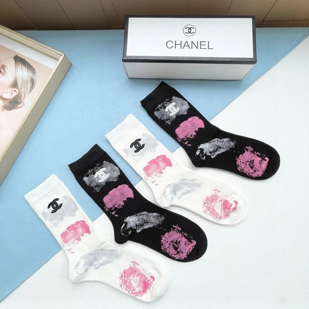 Chanel Sock Packaging【Four Pairs Per Box】·❗️High Quality Super Popular Cyber Celebrity Socks❗️Home Official Network Synchronization Ornament Letters Tube Socks,