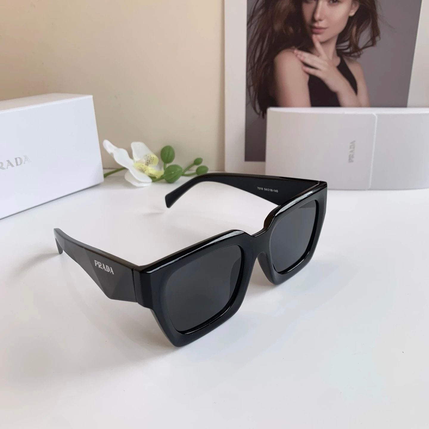 PRADA Sunglasses Letter Logo Temple Sunglasses Slimming Non-Prescription UV Protection Unisex Couple Style Driving Beach Fishing25ss New Sports Casual Versatile Glasses