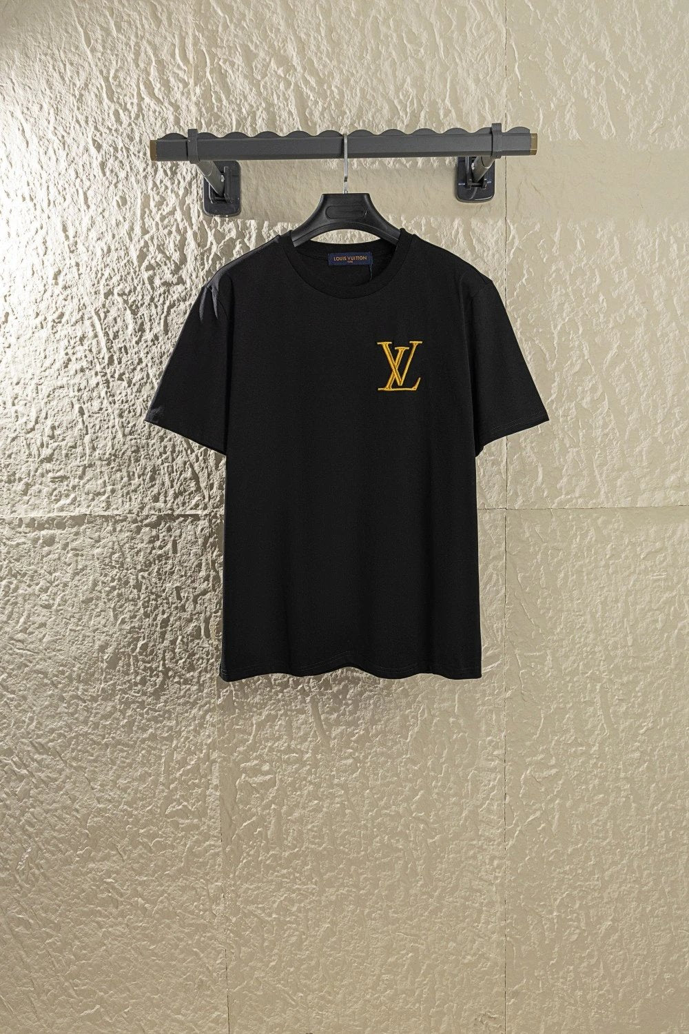 Louis Vuitton LV T-shirt Chest Letter Embroidery logo round Neck Short Sleeve25ss New Pure Cotton Unisex Style T Casual T-Shirt Base Layer Shirt OS Loose Fit Half Sleeve Top Plus Size
