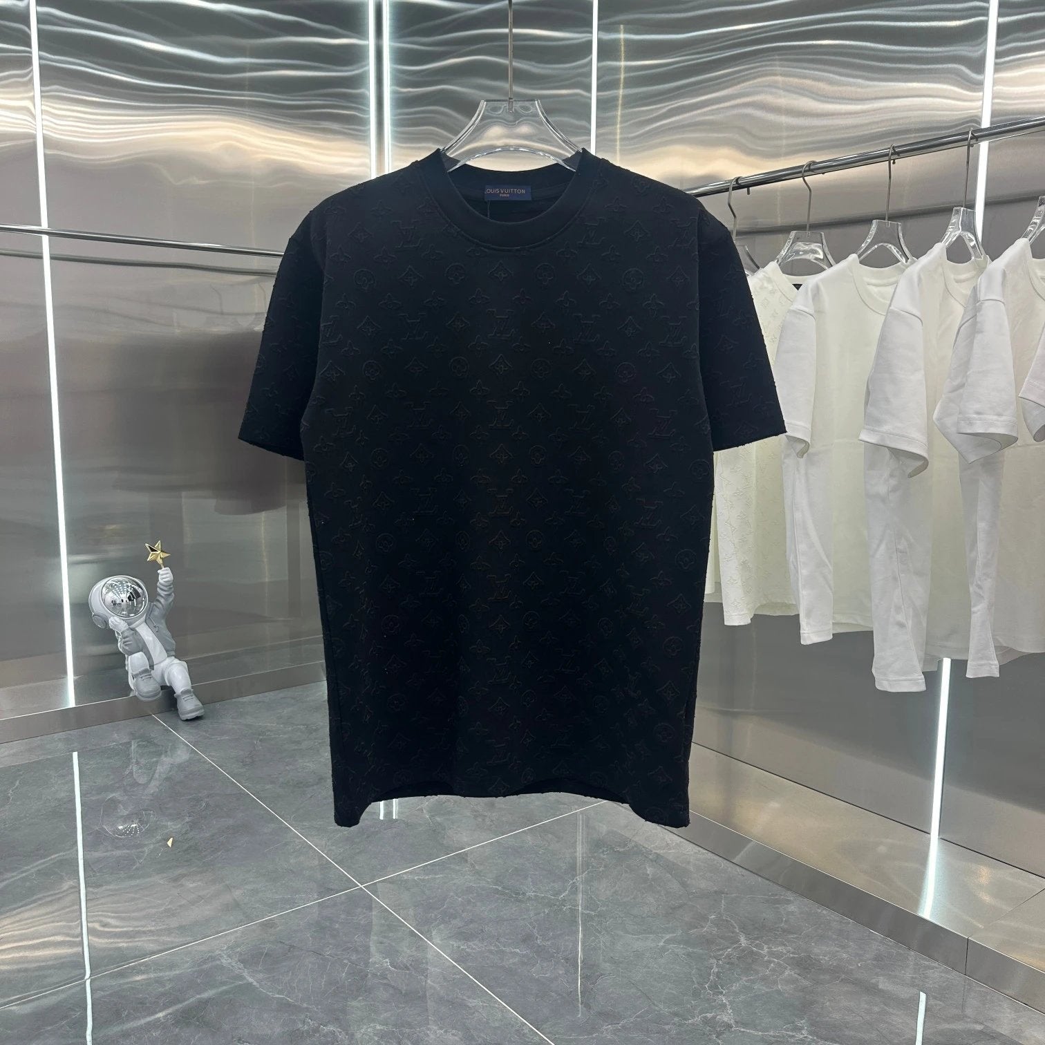 Louis Vuitton LV T-shirt Flame Embroidery Round Neck Short Sleeve25ss New pure cotton T Unisex T-Shirt OS Drop Shoulder Loose Fit Base Shirt Top T-Shirt Short Sleeve