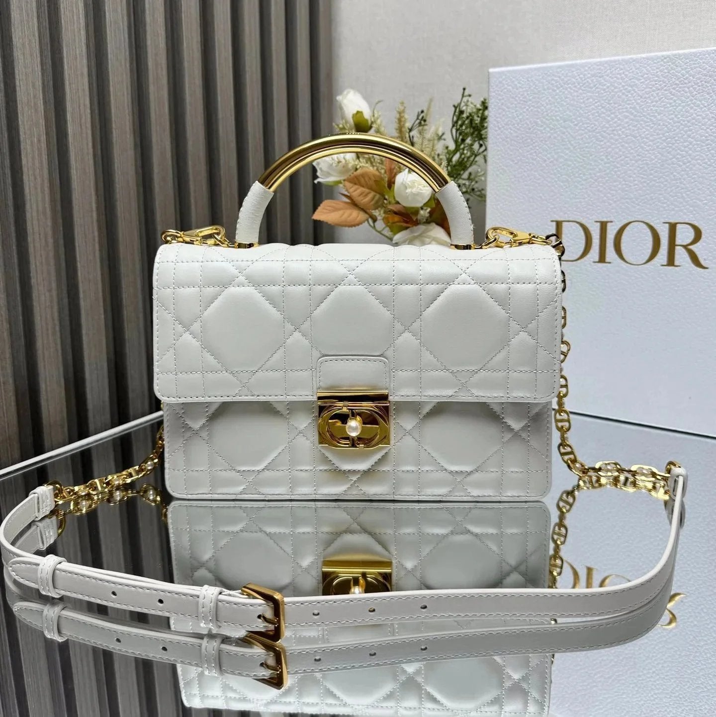 Dior Women's Bag Top version 【Original Leather Premium Quality】2024Latest Ange Chain Bag Signature Oversized Rattan Plaid,Metal Handle Bag Handbag Pearl Chain Bag Ange Handbag Chain Women's Bag