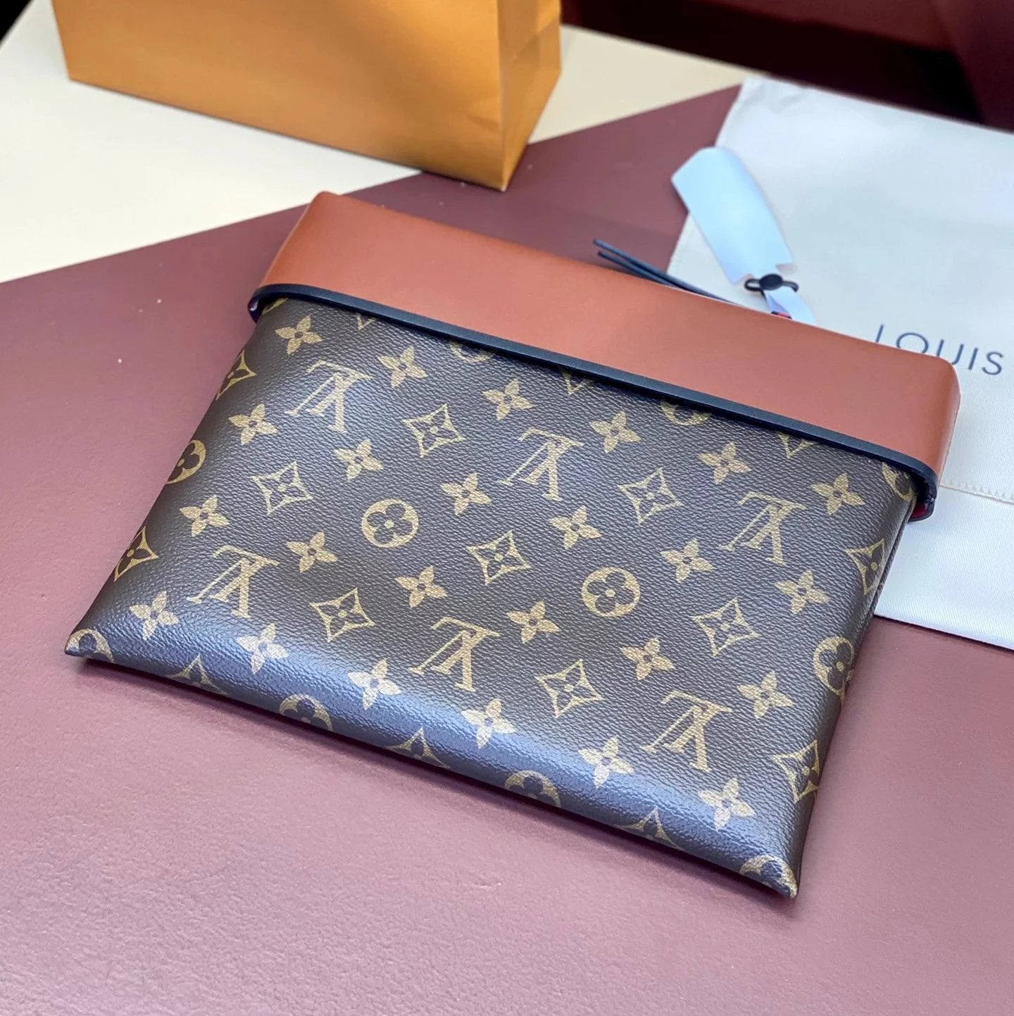 Louis Vuitton LV Wallets/Clutches Top version M64035Black PochetteTuileries Wallet Clutch Men's Handbag Women's Bag Mobile Phone Bag Coin Purse Wallet Buggy Bag