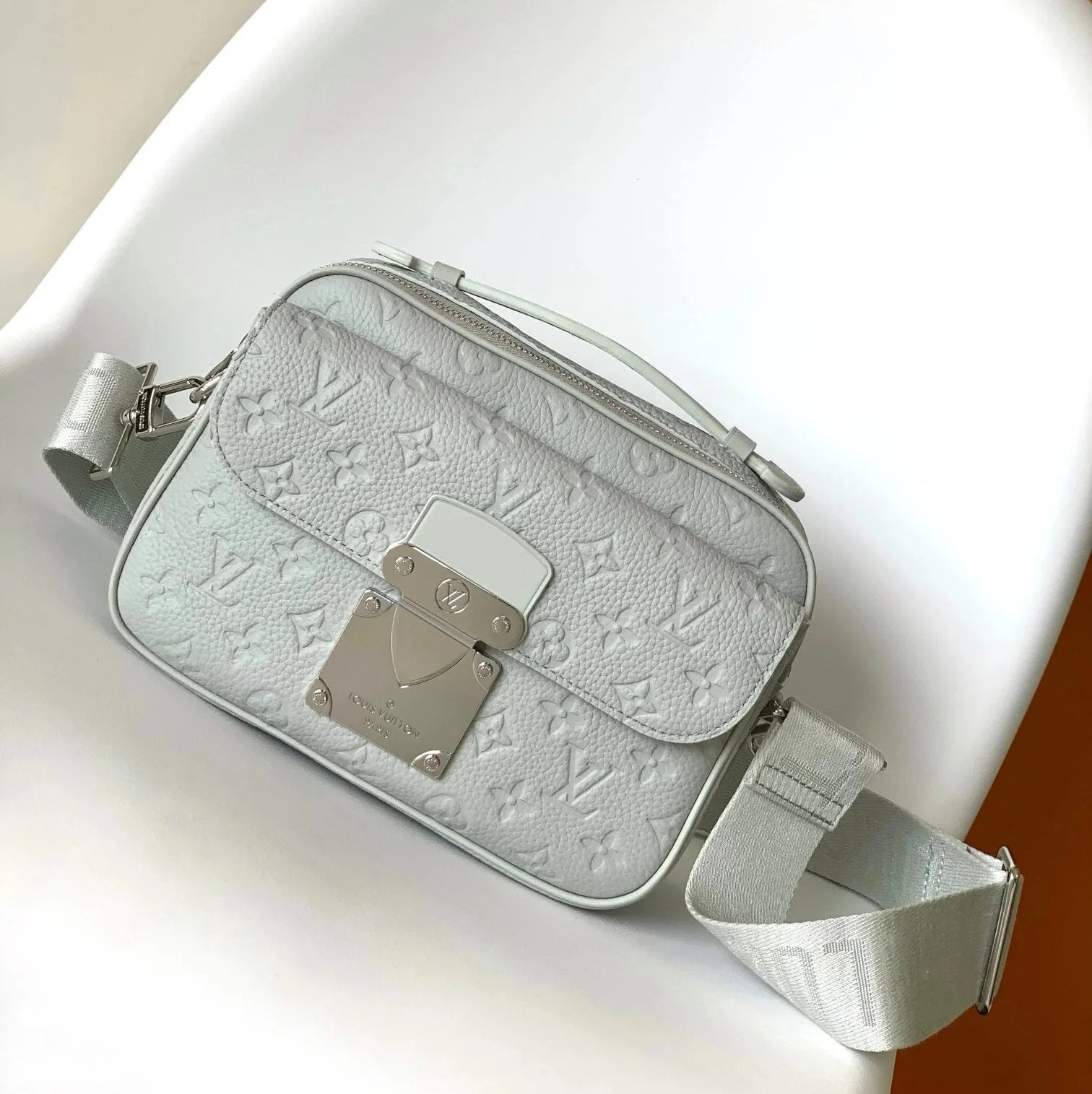 Louis Vuitton LV Men's Bag Top version Original Leather Upgraded All-Steel Hardware!M458062021New SLock Messenger Men's Bag Casual Messenger Bag Men's Bag Shoulder Bag Handbag Camera Bag Couple Men's and Women's Bags