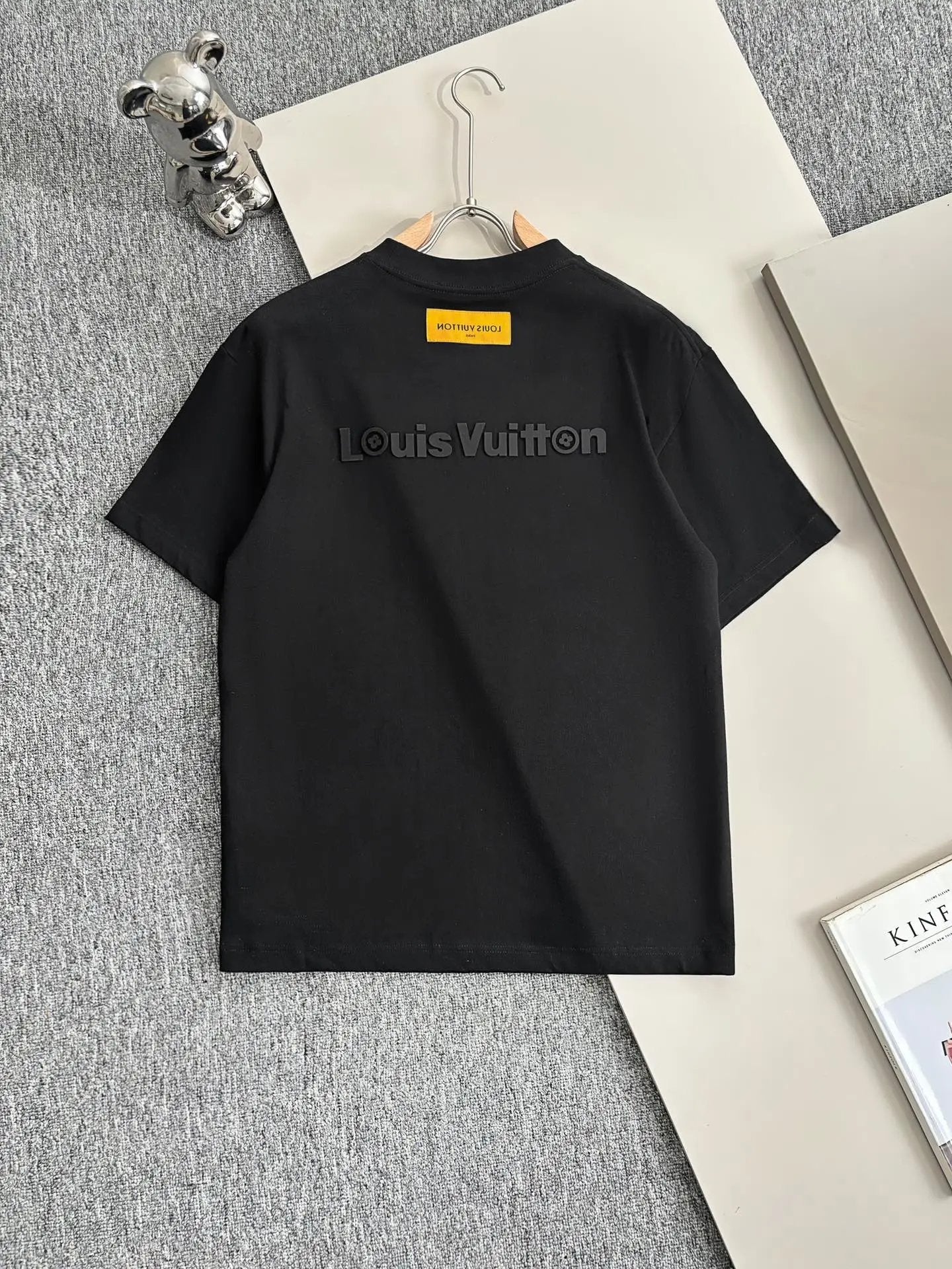 Louis Vuitton LV T-shirt 3D Letter Embossed Back logo round Neck Short Sleeve25ss New pure cotton T Unisex T-Shirt OS Drop Shoulder Loose Fit Base Shirt Top T-Shirt Short Sleeve