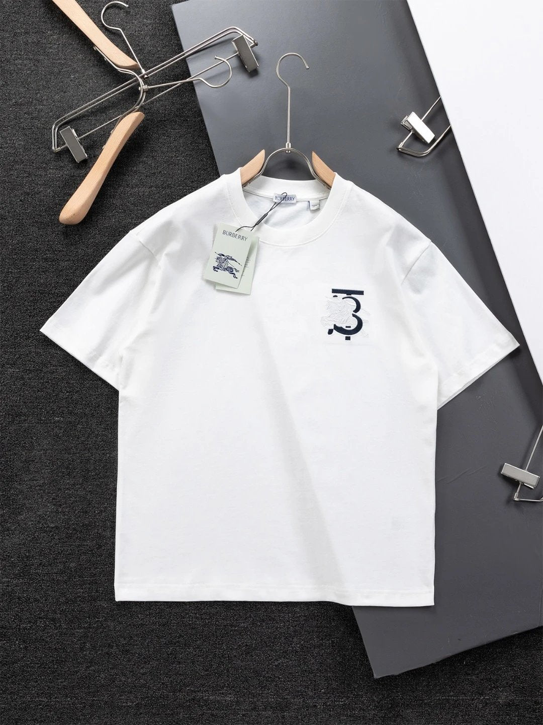 Burberry T-shirt Chest TB Embroidery logo round Neck Short Sleeve25ss New pure cotton T Unisex T-Shirt OS Loose Fit Base Shirt Top Half Sleeve T-Shirt