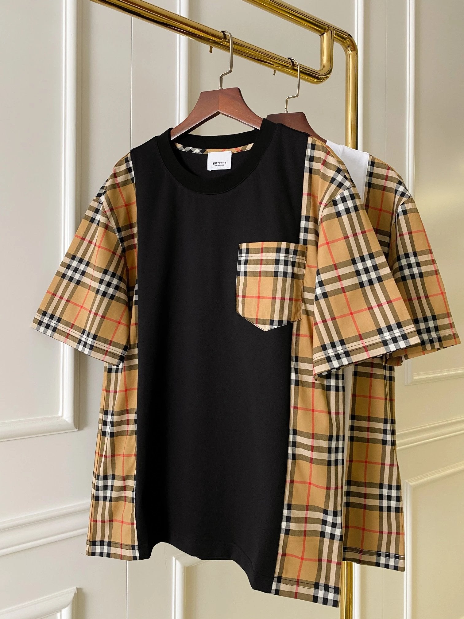 Burberry T-shirt Side Stripe Patchwork Decoration logo round Neck Short Sleeve25ss New pure cotton T Unisex T-Shirt OS Drop Shoulder Loose Fit Base Shirt Top T-Shirt Short Sleeve