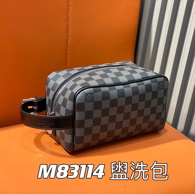 Louis Vuitton LV Wallets/Clutches Top version 【Top with High Version】【LockerDoppKit Toilet Bag】M83112Flower(Silk Screen)Black Color Wash Bag DOPP Toilet Bag/Cosmetic Bag Men's and Women's Bags Handbag Presbyopic M83112Black Flower Wash Bag Large M12641