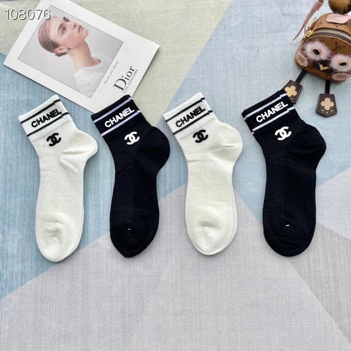 Chanel Sock Four Pairs Per Box】Mulberry Silk Material,Viscose Letter Sign,Breathable and Comfortable,