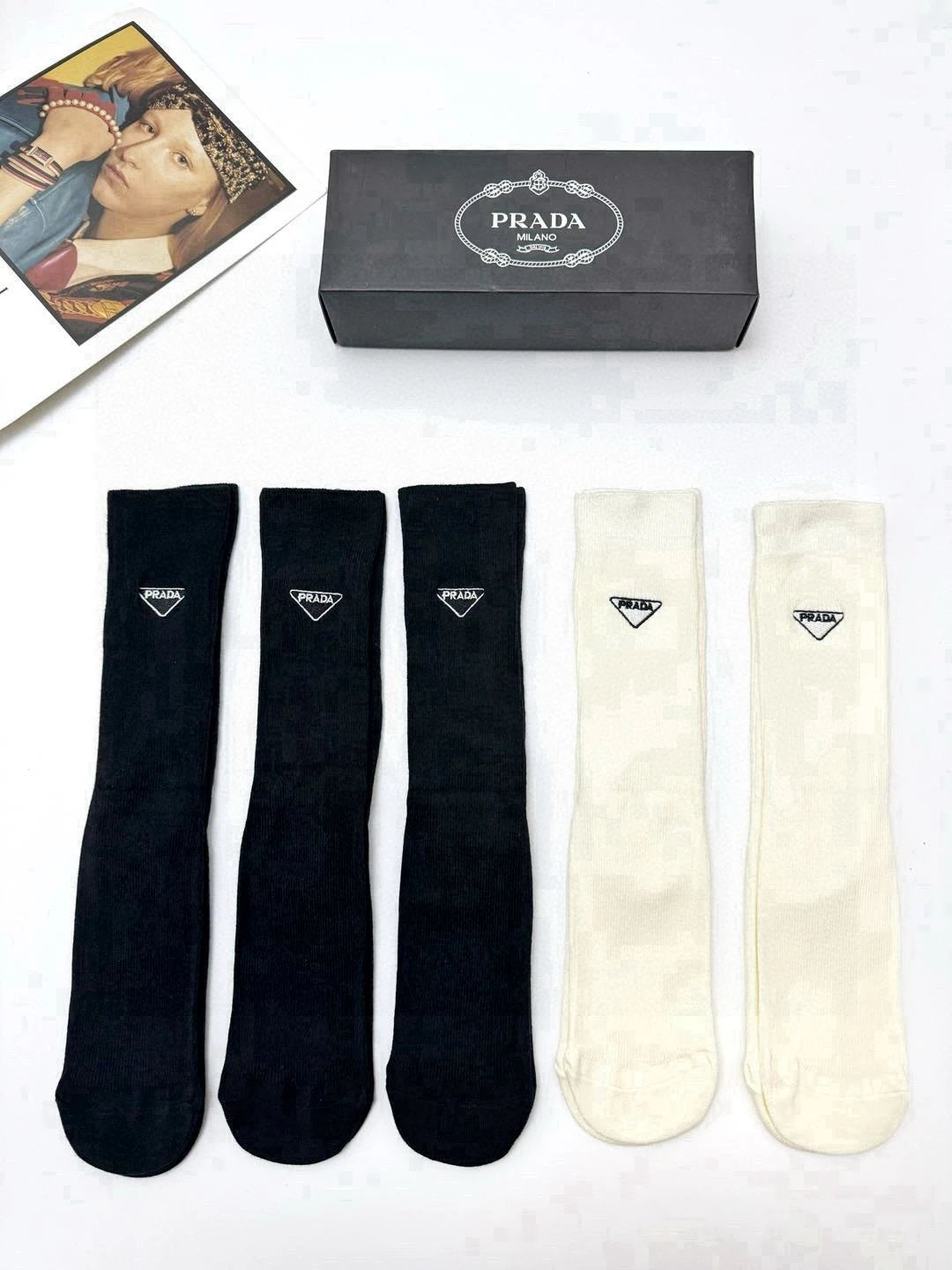 PRADA Sock 【a Box5Double】Classic Letters logo Breathable and Stylish Pure Cotton Mid-Calf Socks25ss New Cotton Socks Spring Summer Autumn Thin Business Sports Casual Versatile Deodorant Sweat-Absorbing