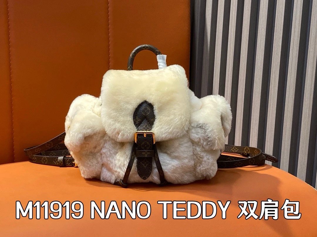 Louis Vuitton LV Backpack Top version 【24New Version】Exclusive Launch M11919Maximum Version NanoTeddy Backpack Milk Huhushu Soft Sheepskin Women's Handbag Fall/Winter Hot-Selling Plush School Bag Mini Backpack Women's Bag Fur Bag Wool Backpack