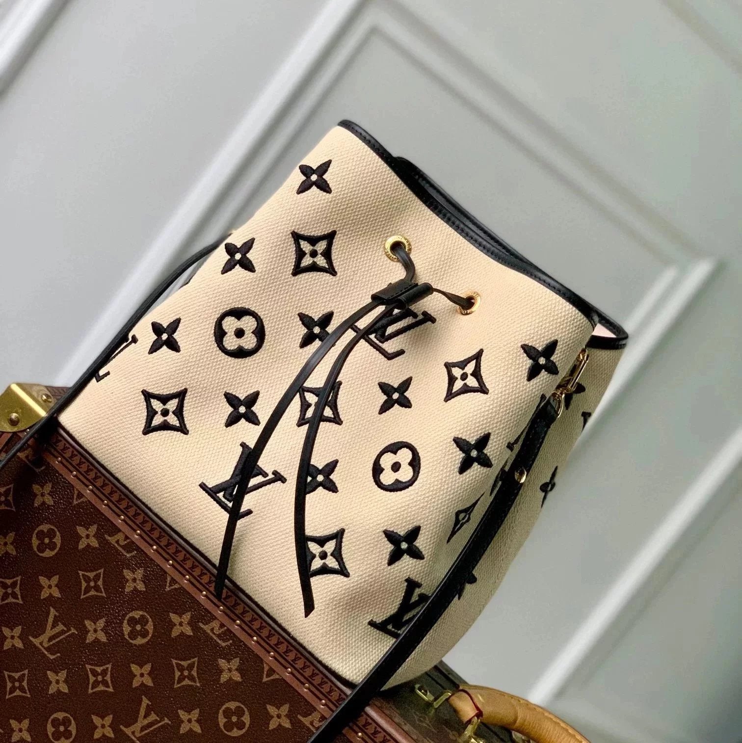 Louis Vuitton LV Women's Bag Top version 2023New Women's Bag Exquisite Monogram Pattern NéONOéMedium Bucket Bag Portable Messenger Bag M23080