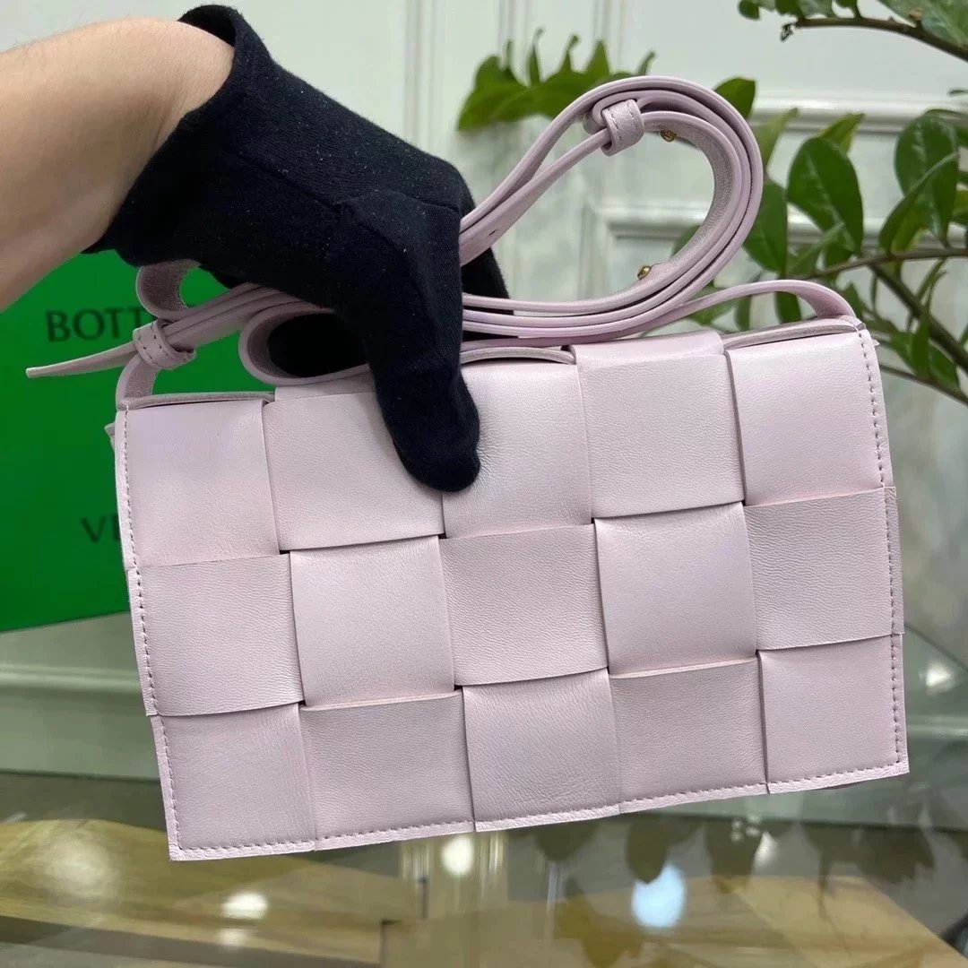 Bottega Veneta Women's Bag Top version 【Special Cabinet Version】Woven bag CROSSBODY Square Bag Pillow Bag(Lambskin)Rubik's cube bag Cassette15Plaid Woven Bag Original Leather Handbag Waist Bag Chest Bag Shoulder Messenger Bag Unisex Men's and Women's Bags