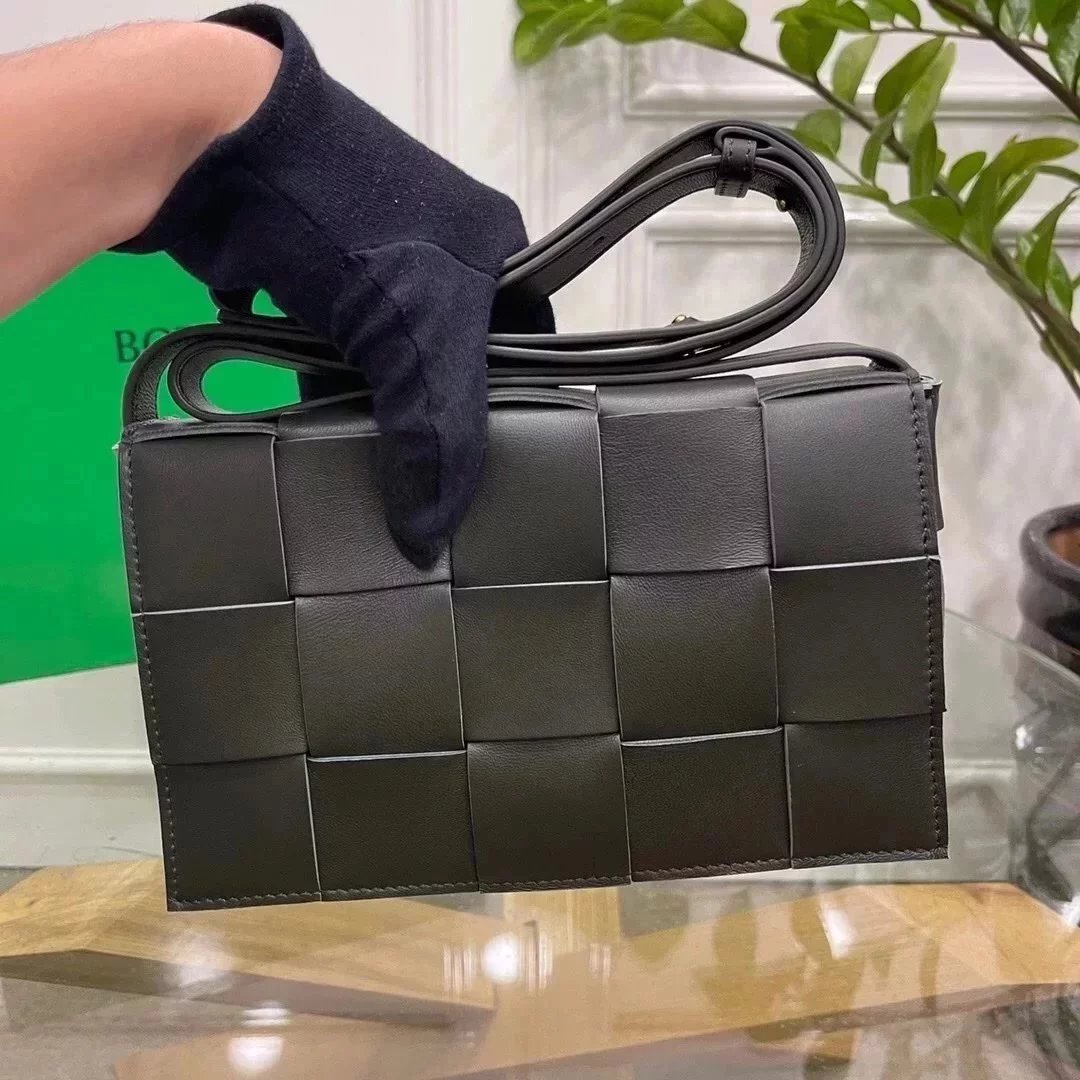 Bottega Veneta Women's Bag Top version 【Special Cabinet Version】Woven bag CROSSBODY Square Bag Pillow Bag(Lambskin)Rubik's cube bag Cassette15Plaid Woven Bag Original Leather Handbag Waist Bag Chest Bag Shoulder Messenger Bag Unisex Men's and Women's Bags