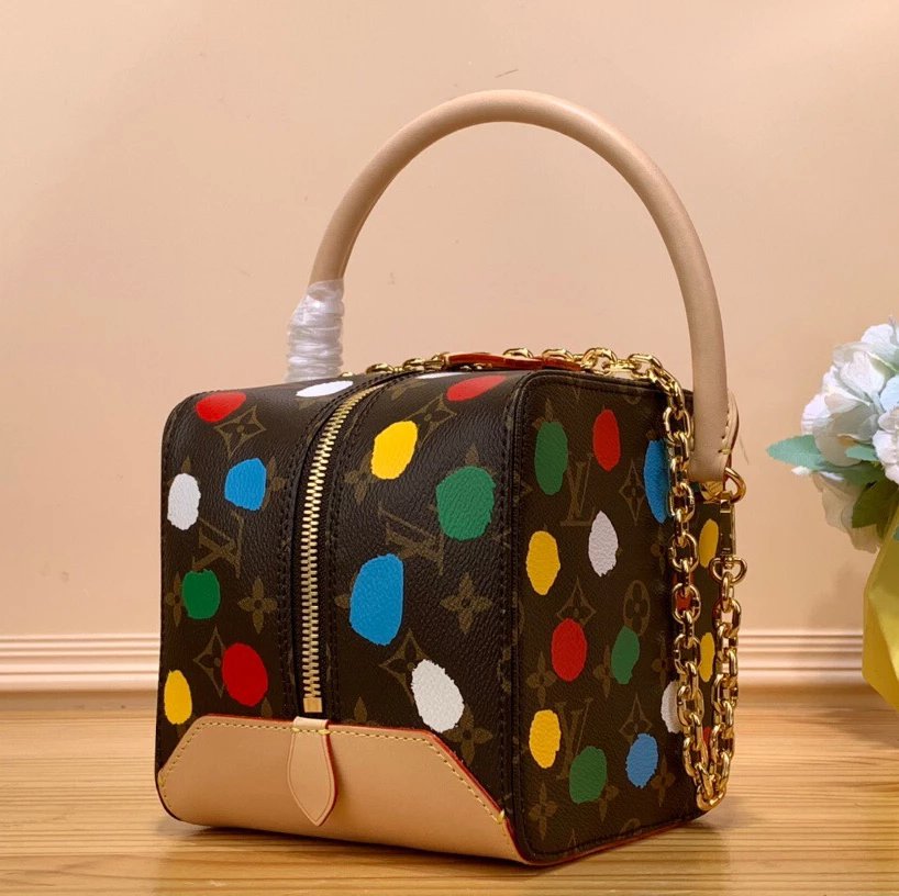 Louis Vuitton LV Wallets/Clutches Top version 【Original Genuine Goods Leather】Grass Room MIUSOU Cooperation Polka Dot Wallet Passport Case Zipper Wallet Short Wallet Wallet Cosmetic Bag Men and Women Same Wallet Wallet Polka Dot Mahjong Bag Pillow Bag Sho