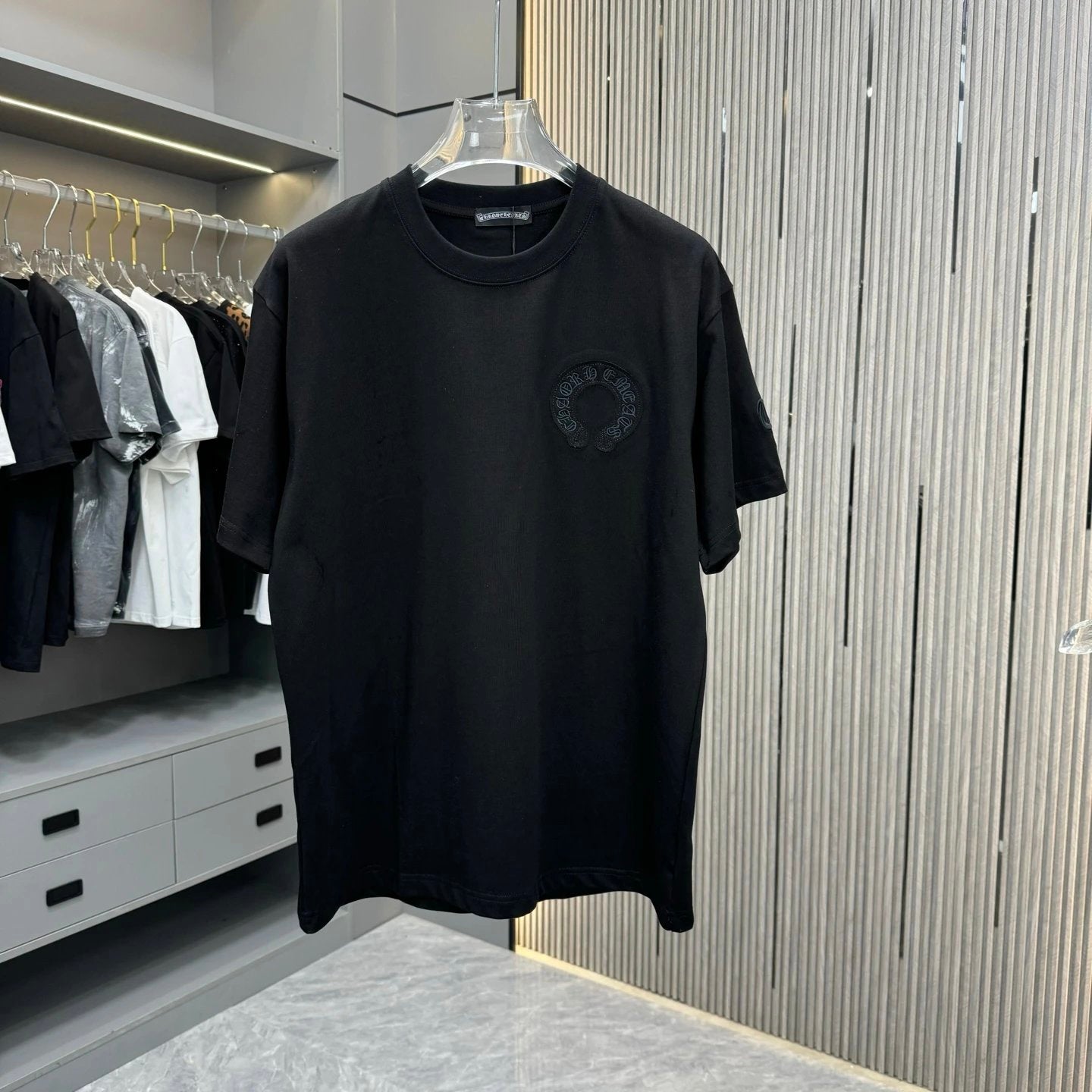 Chrome Hearts T-shirt Using multi-thread embroidery and burnout techniques logo round Neck Short Sleeve25ss New Pure Cotton Unisex Style T T-shirt OS Loose Fit Base Shirt Top Half Sleeve T-Shirt