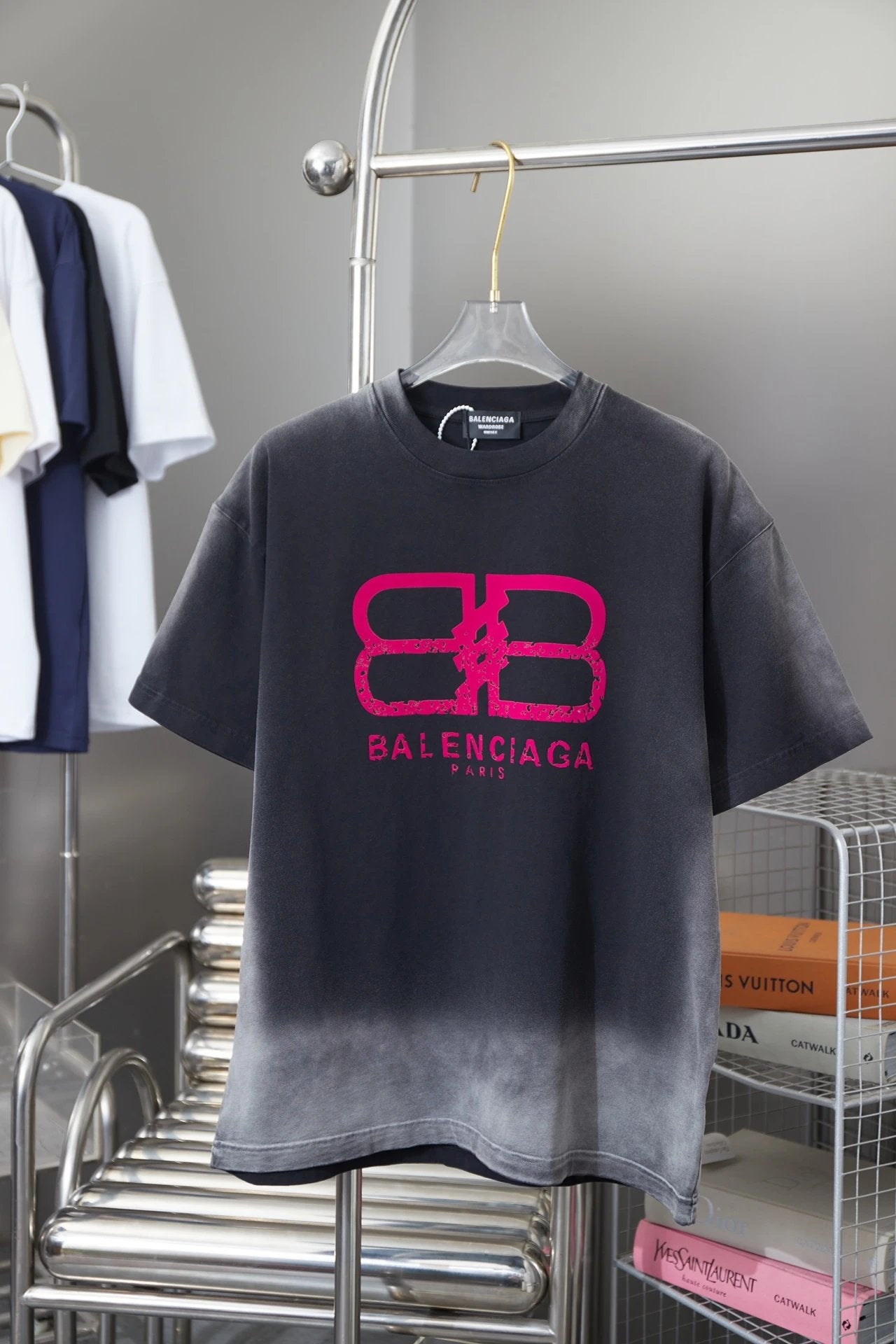Balenciaga T-shirt 25SS Early Spring New Flocked Letter Crew Neck Short Sleeve Pure Cotton Unisex T T-shirt OS Loose Fit Base Shirt Summer Casual Simple T-Shirt