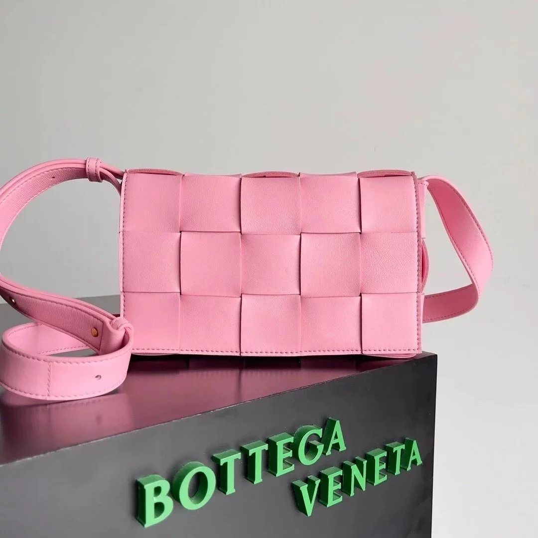 Bottega Veneta Women's Bag Top version 【Special Cabinet Version】Woven bag CROSSBODY Square Bag Pillow Bag(Lambskin)Rubik's cube bag Cassette15Plaid Woven Bag Original Leather Handbag Waist Bag Chest Bag Shoulder Messenger Bag Unisex Men's and Women's Bags