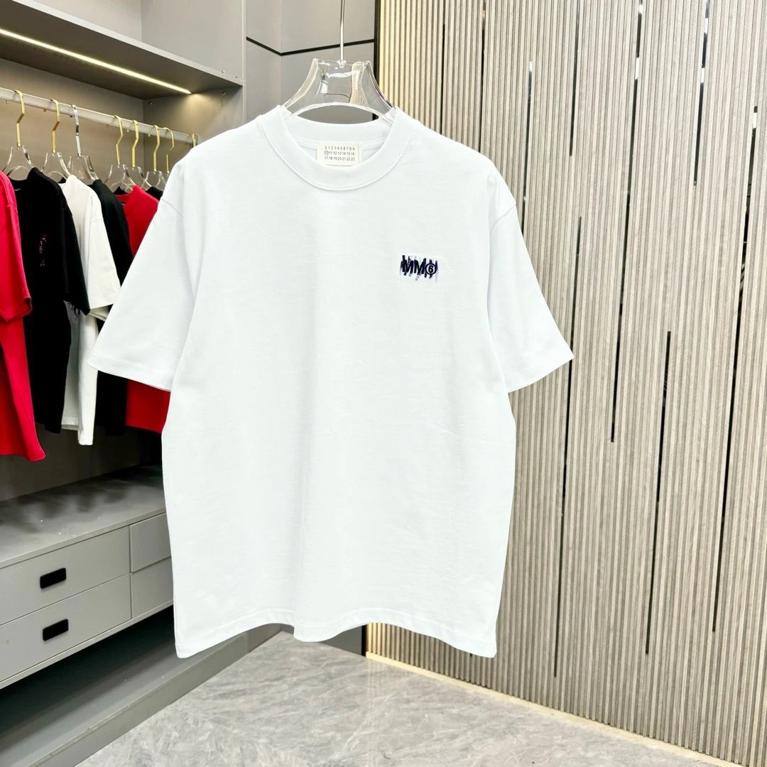Maison Margiela T-shirt Chest Embroidered Small Badge logo round Neck Short Sleeve25ss New pure cotton T Unisex T-Shirt OS Loose Fit Base Shirt Top Half Sleeve T-Shirt