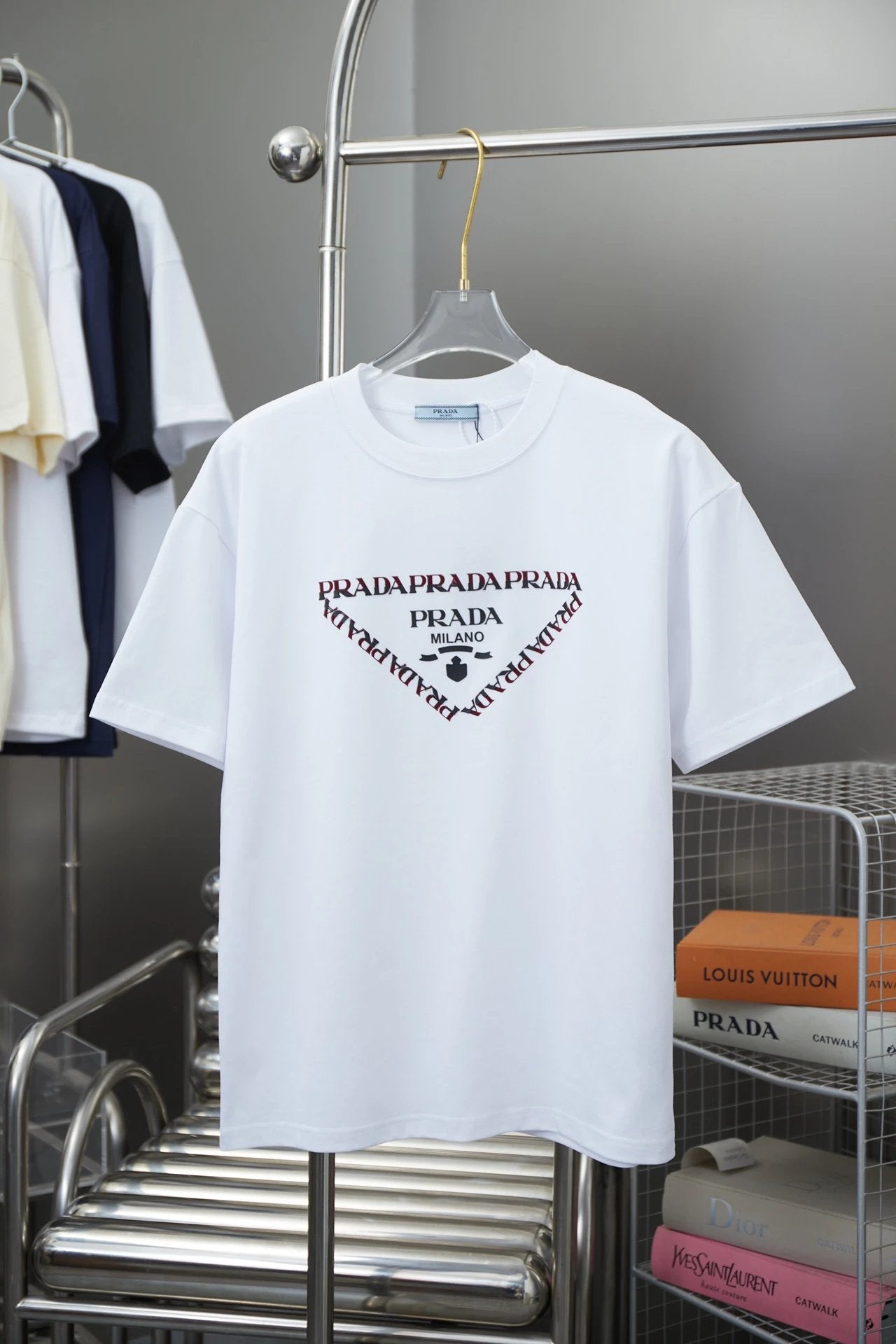 PRADA T-shirt 25SS Early Spring New Classic Letter Print round Neck Short Sleeve Cotton Men and Women Same Style T T-shirt OS Loose Fit Base Shirt Summer Casual Simple T-Shirt