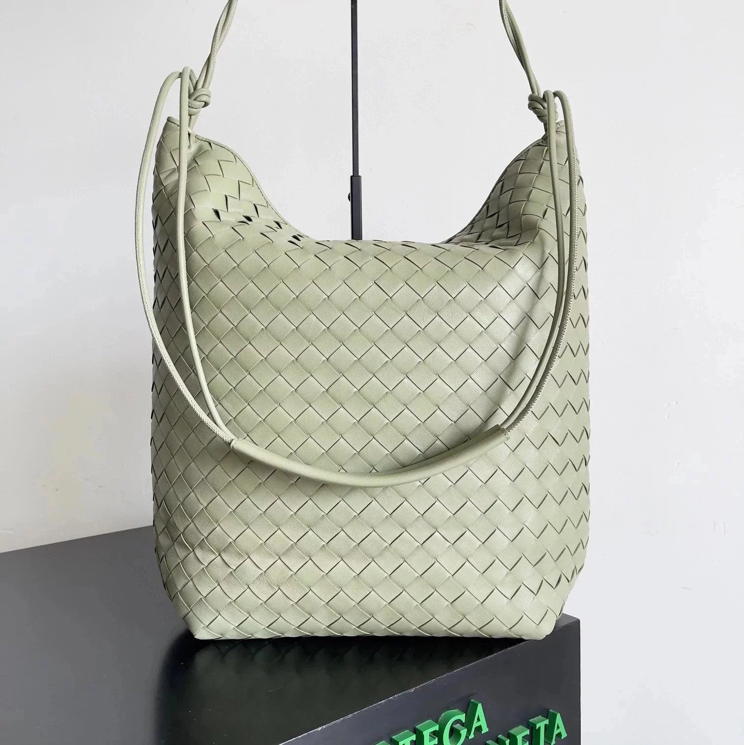 Bottega Veneta Women's Bag Top version 【Super Original Leather New】sardine Vertical Version Handle Bag New Sardine Tote Bag Backpack Women's Handbag Woven Bag New Women's Woven Bag