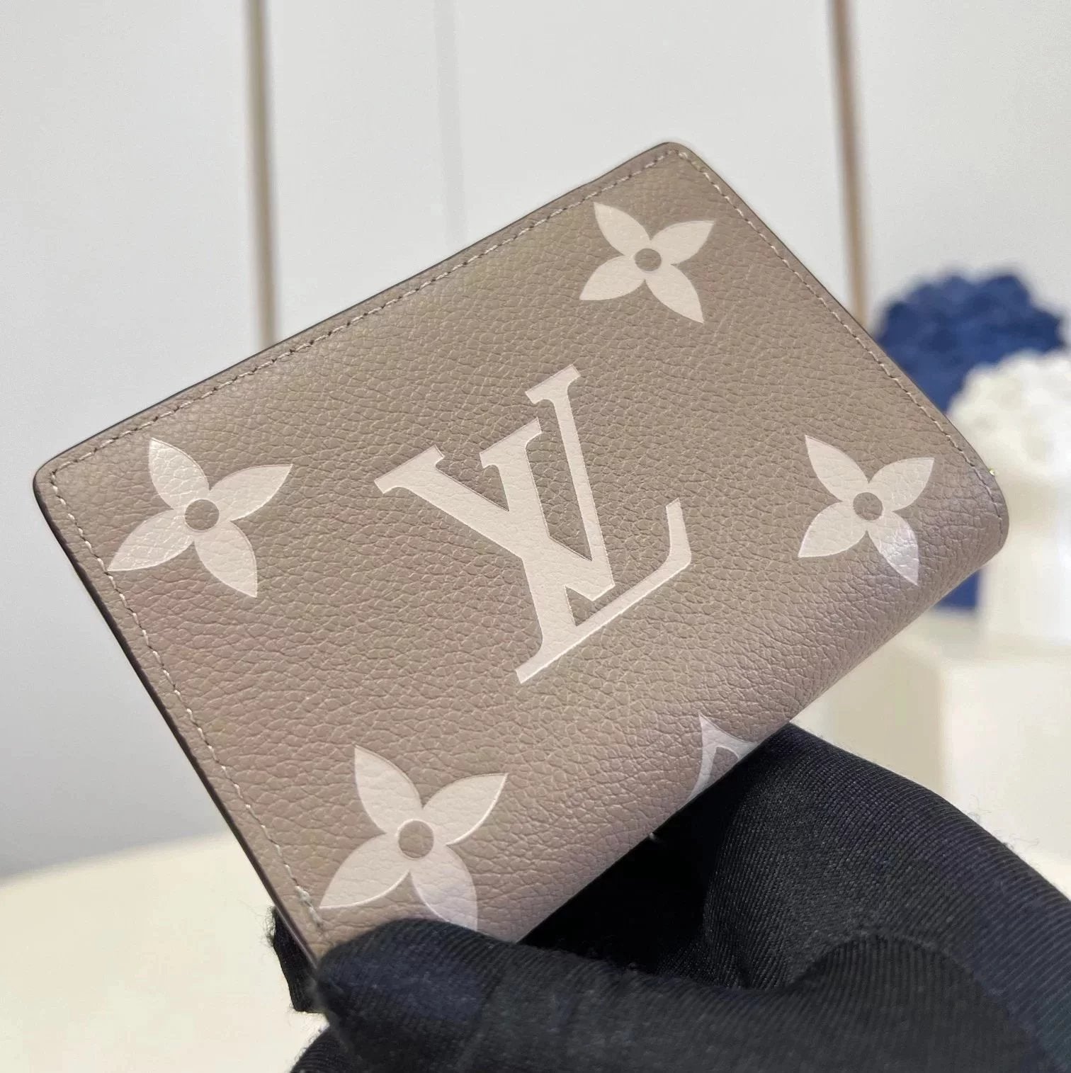 Louis Vuitton LV Wallets/Clutches Top version M82370Black Cléa Wallet MonogramEmpreinte Men's and Women's Short Wallet Made of Soft Grain Cowhide Wallet Card Holder Card Clamp Cowhide Wallet