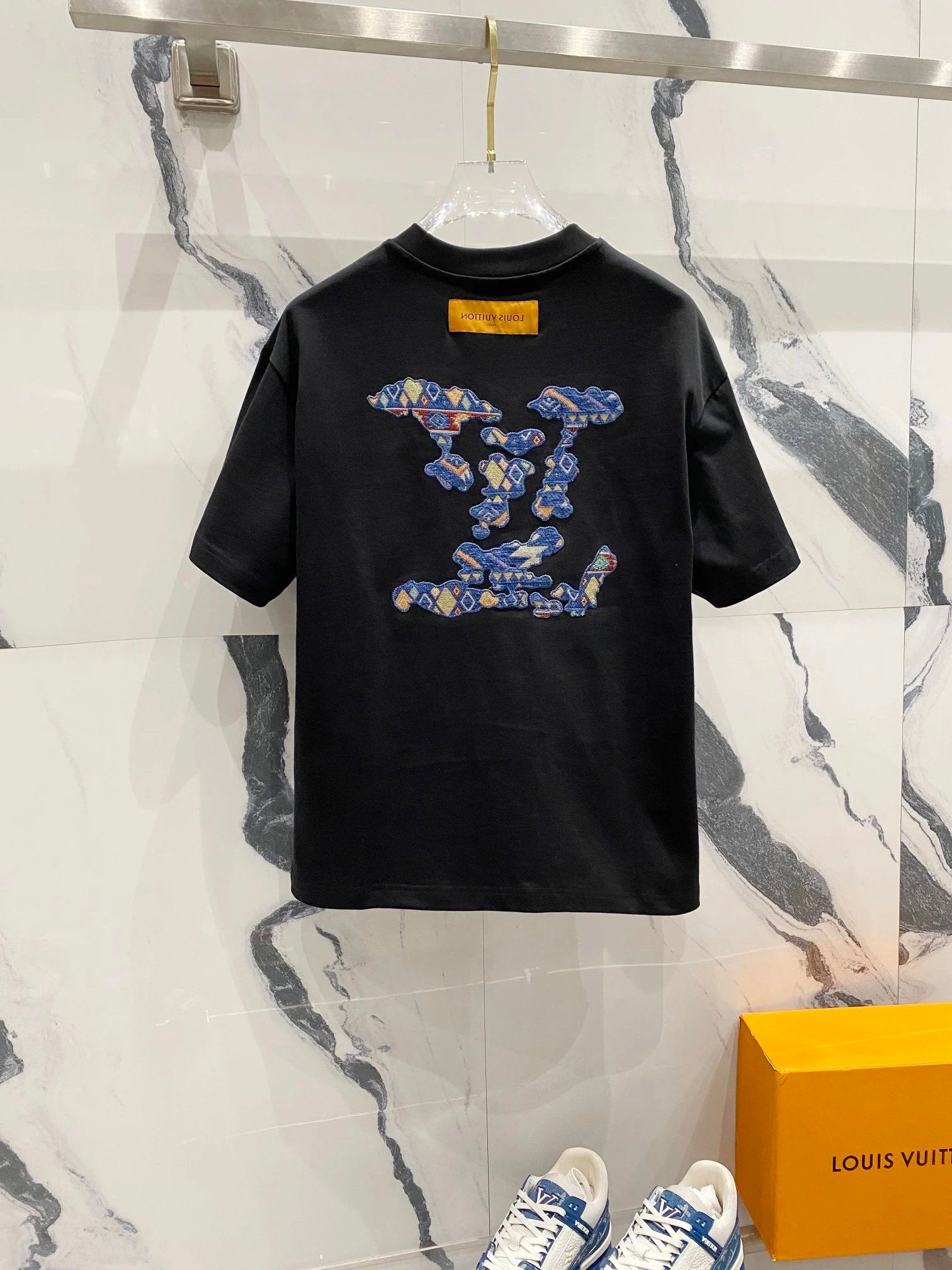 Louis Vuitton LV T-shirt Cowhide Patch Embroidery Cloud Letters LOGO Logo Crew Neck Short Sleeve25ss New Pure Cotton Unisex Style T T-shirt OS Loose Fit Base Shirt Casual Short Sleeve Top T-Shirt
