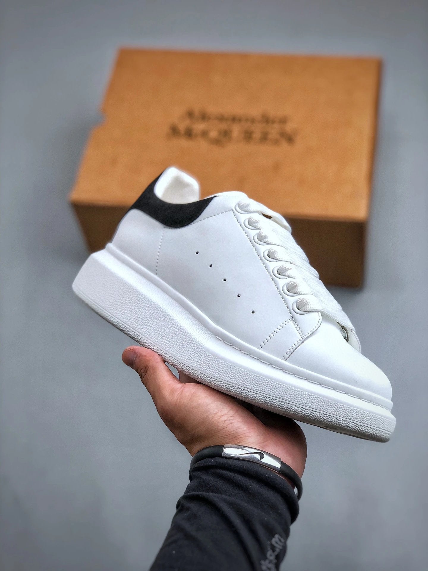 McQueen Shoes White Shoes Spring2024Sneaker Platform Height Increasing Insole Casual Men's Shoes Women's Shoes Board Shoes