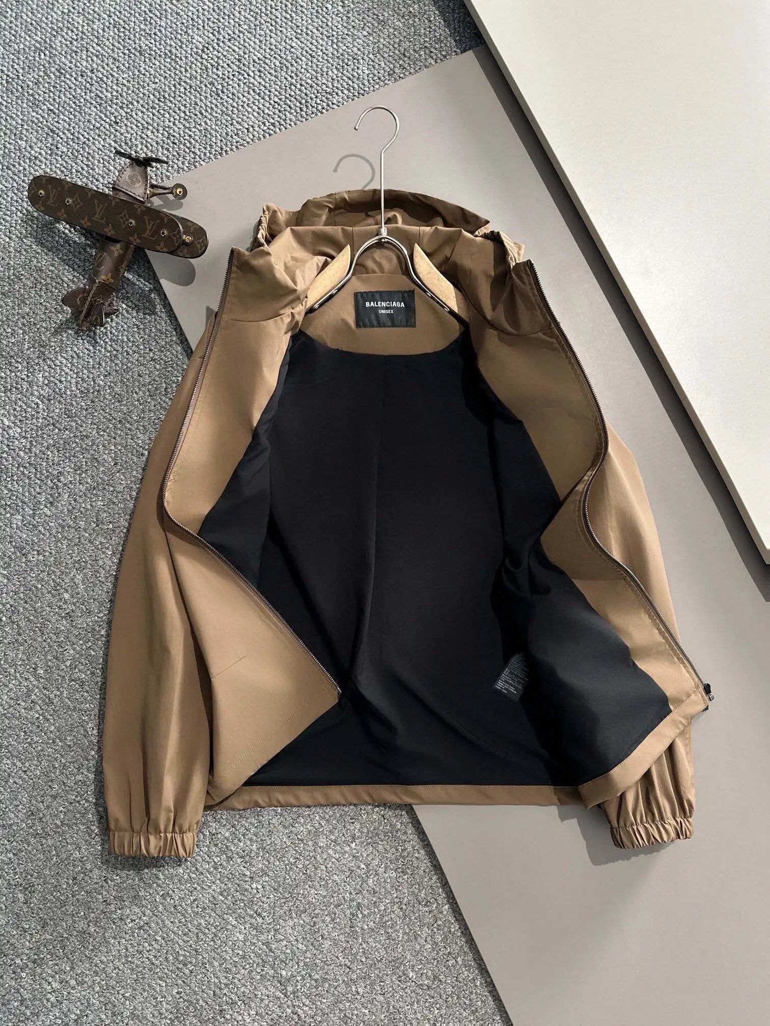 Balenciaga Jackets 2024Autumn and Winter New Front and Back logo Printed Hooded Windproof Jacket Coat Unisex